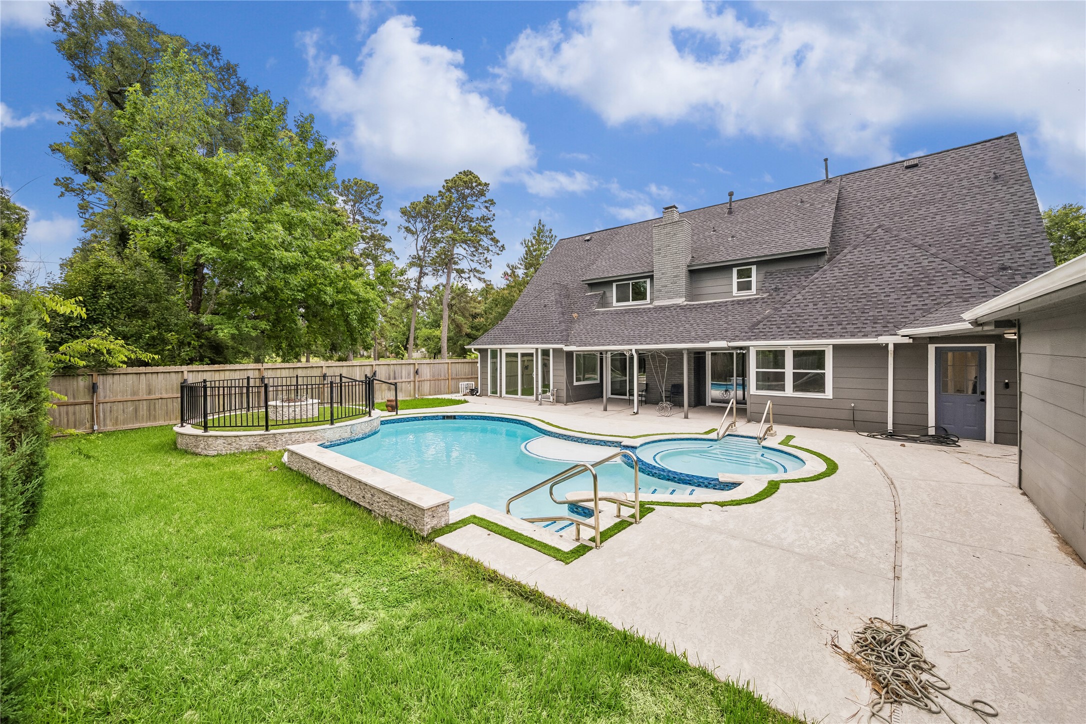 17922 Rolling Creek Drive Property Photo 33