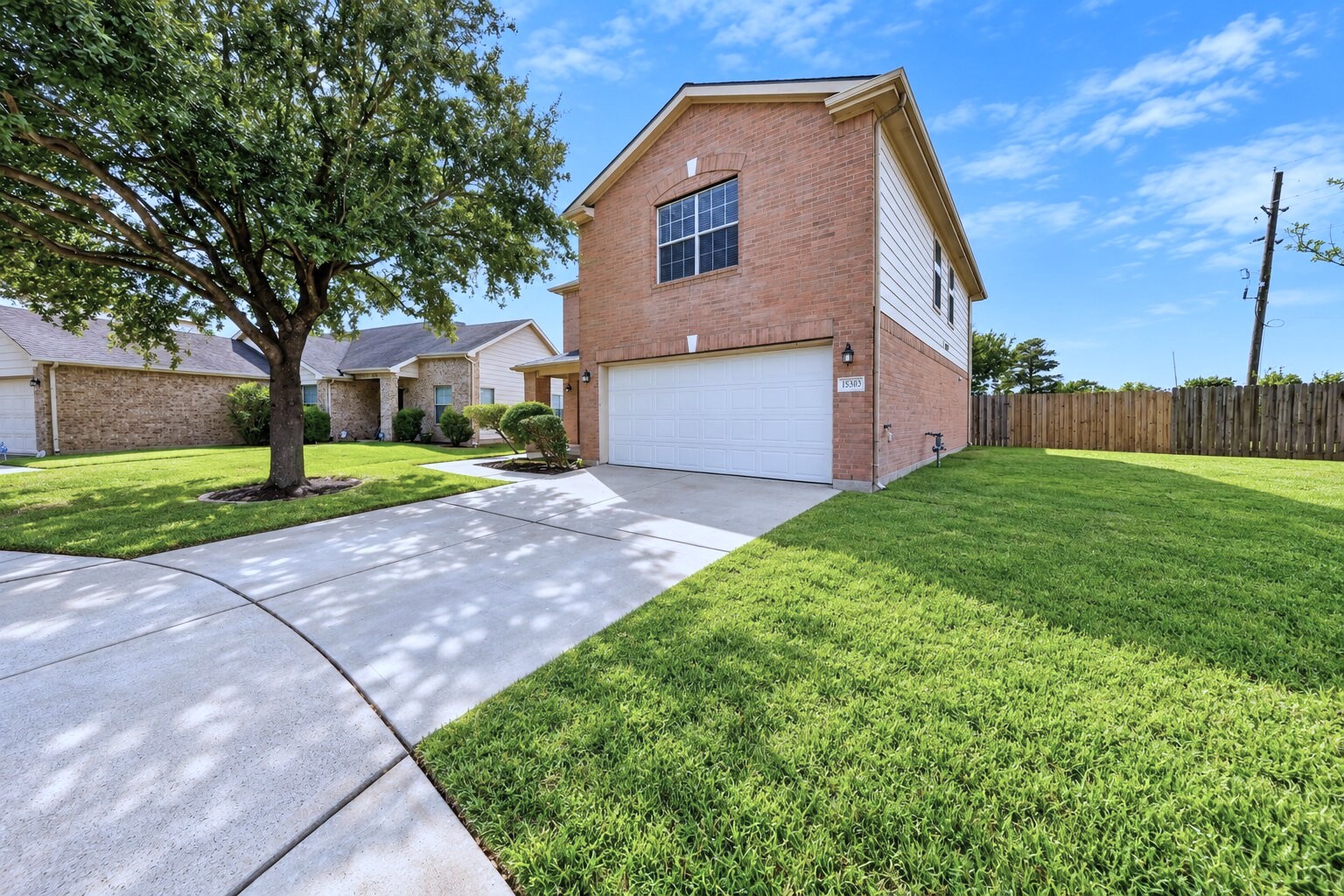 15435 Dillon Hill Circle Property Photo 2