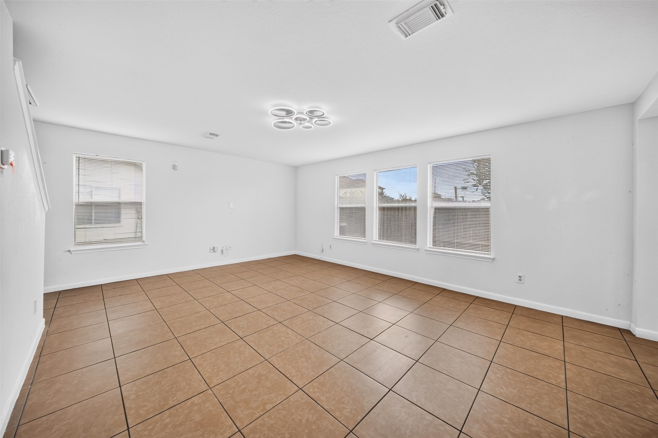 15435 Dillon Hill Circle Property Photo 6