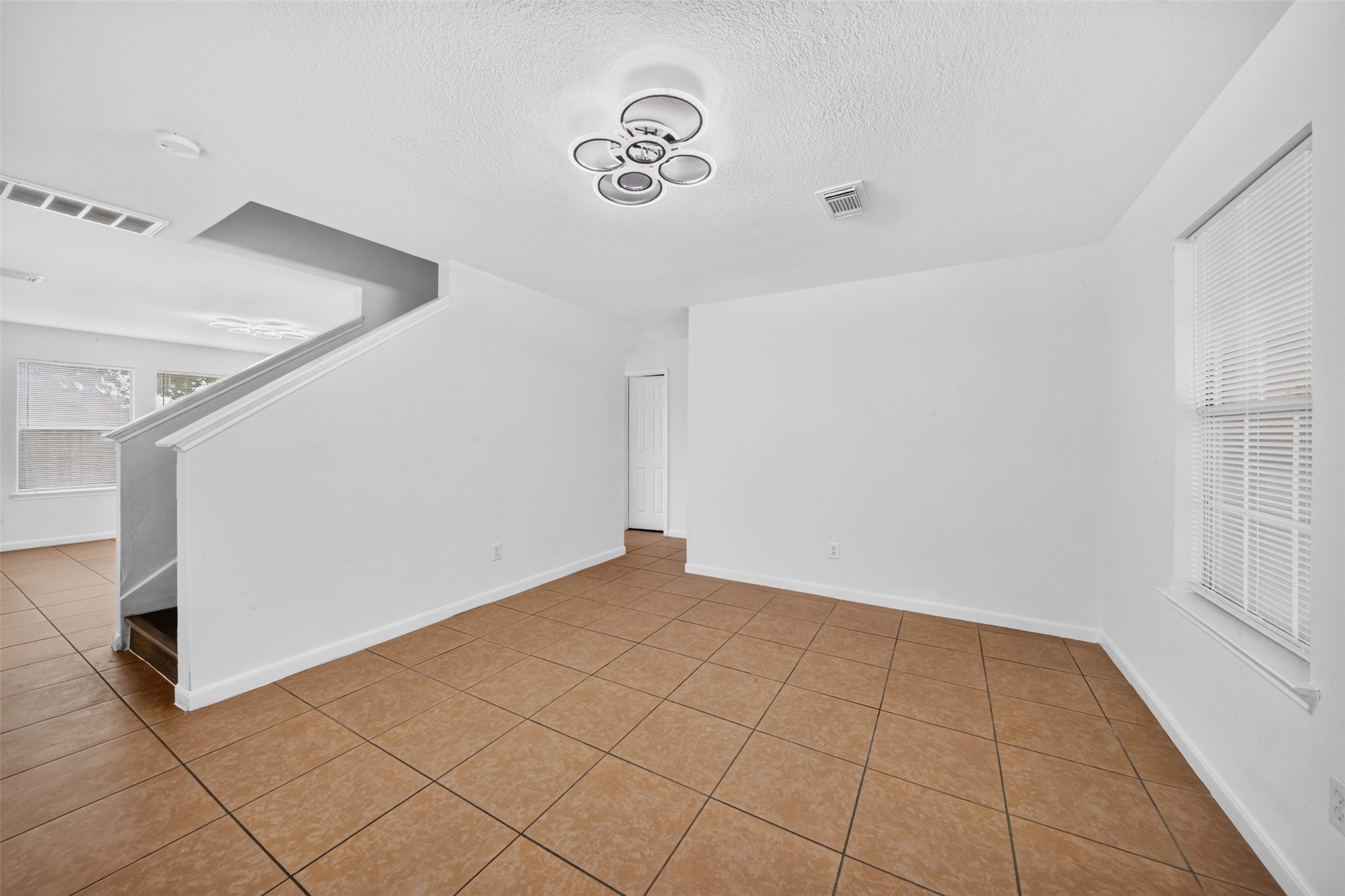 15435 Dillon Hill Circle Property Photo 9