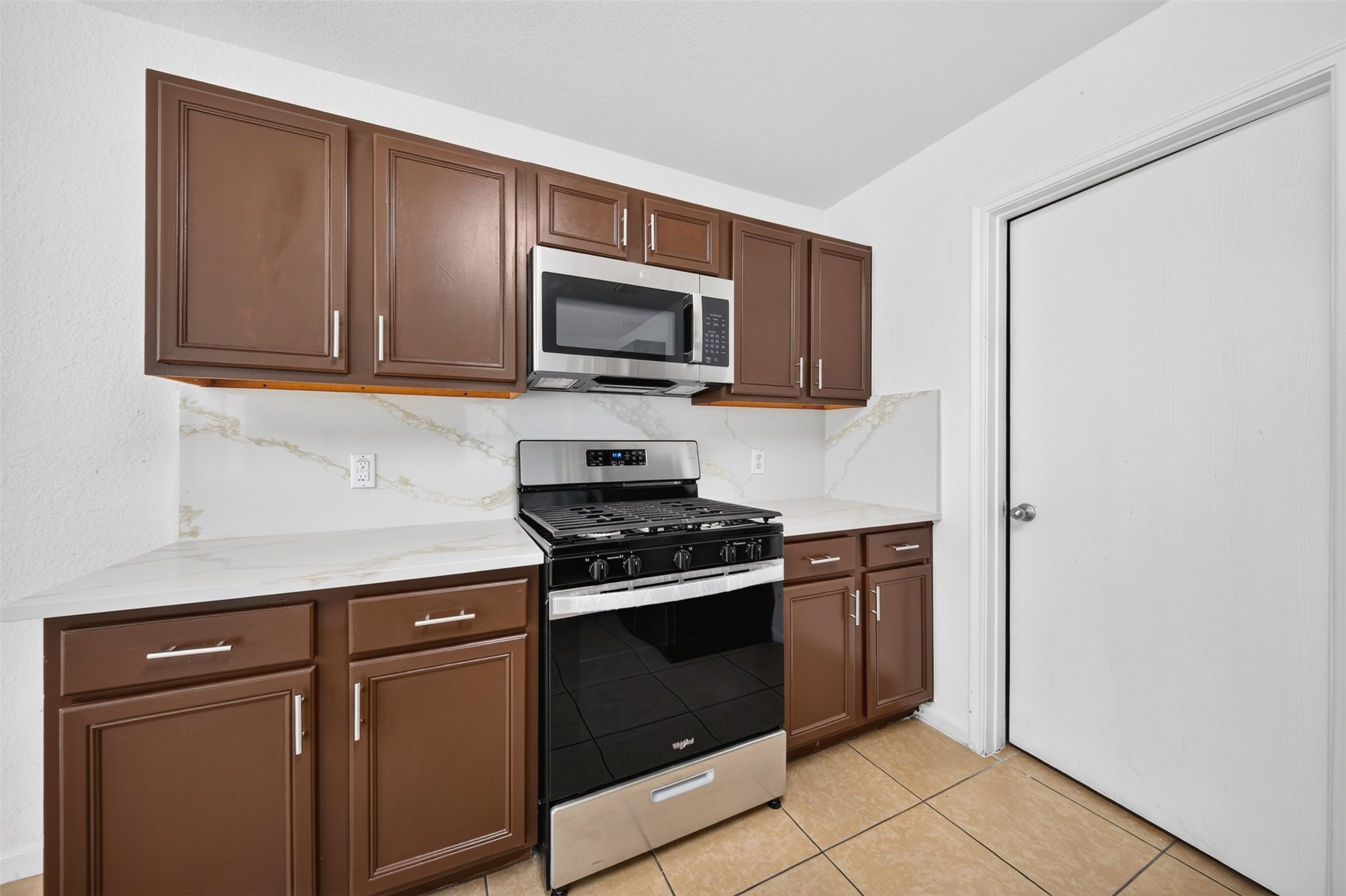 15435 Dillon Hill Circle Property Photo 12