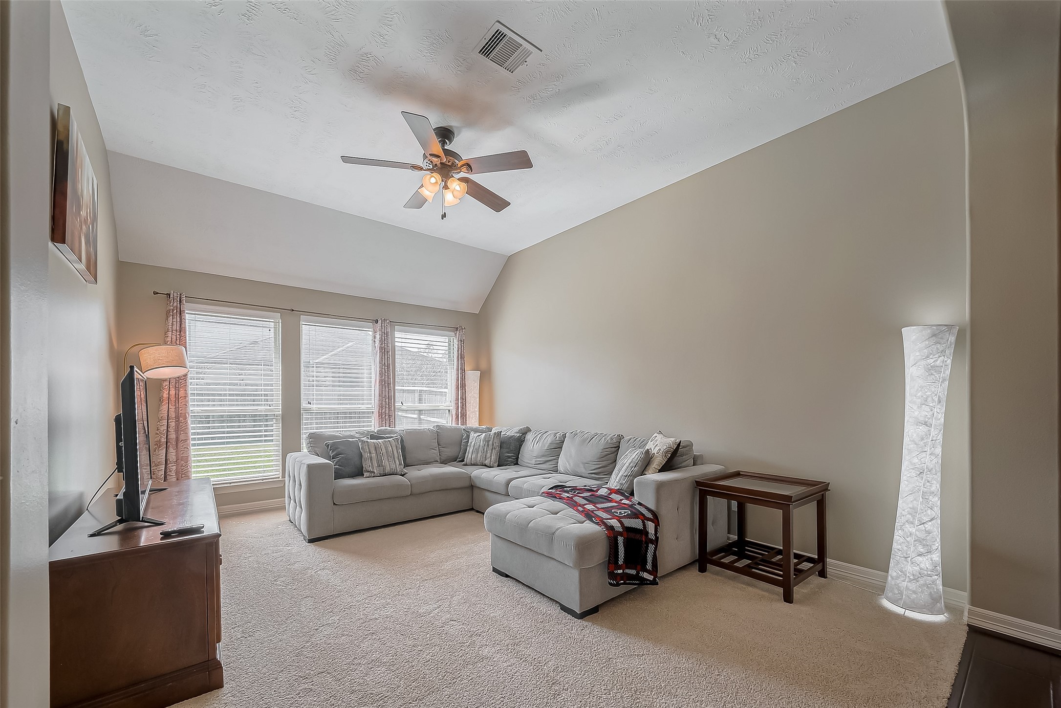 8211 Mattwood Drive Property Photo 11