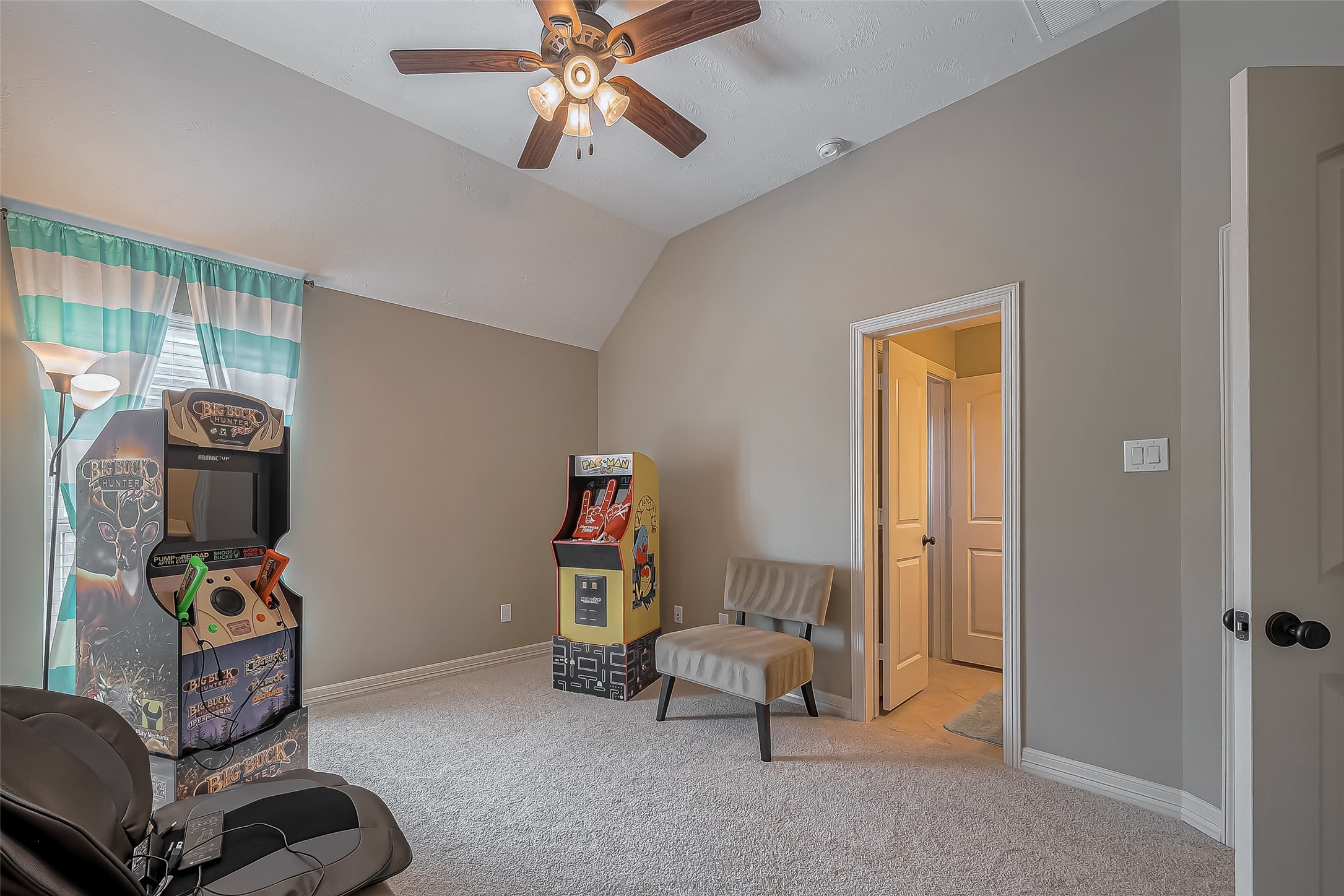 8211 Mattwood Drive Property Photo 34