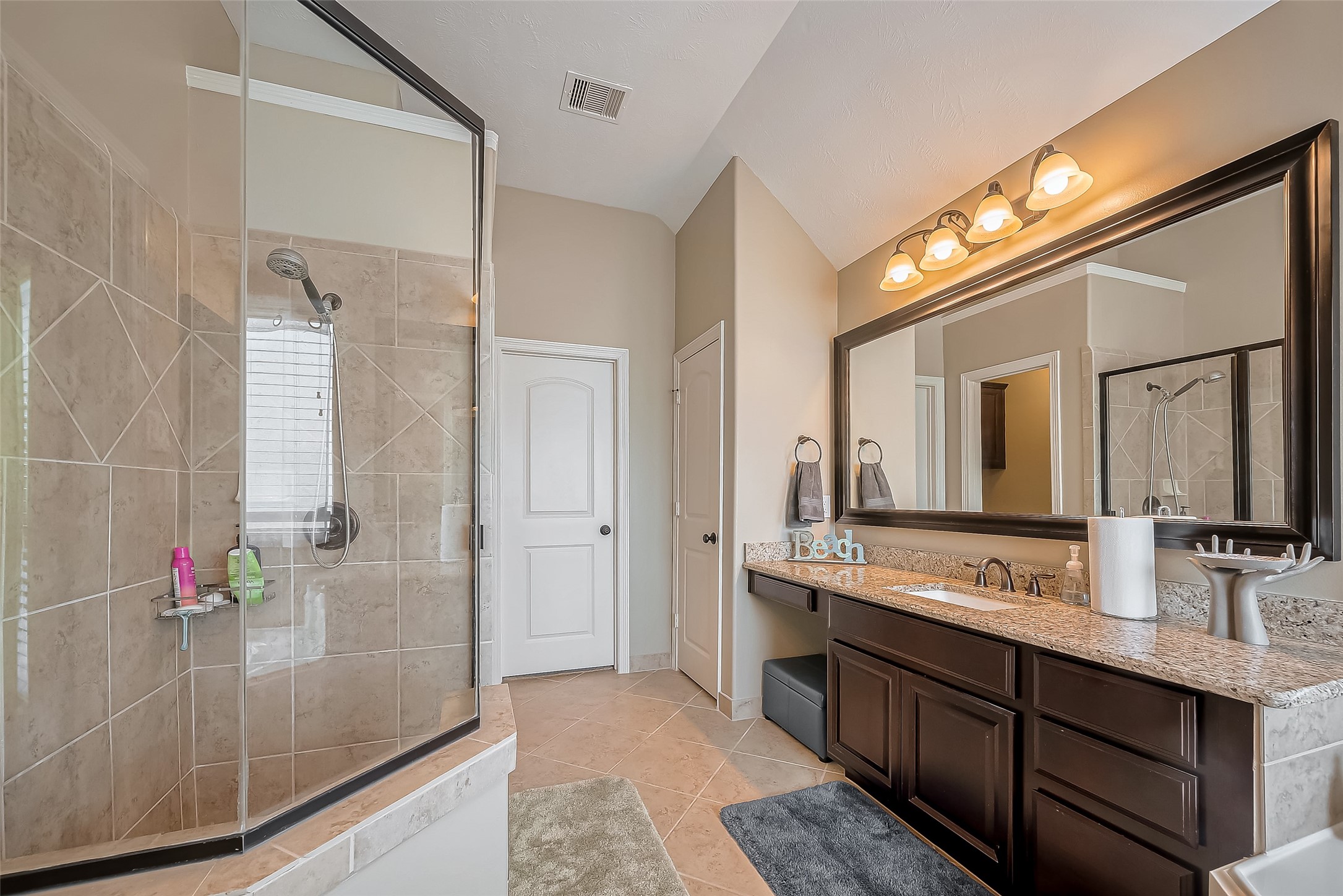 8211 Mattwood Drive Property Photo 44