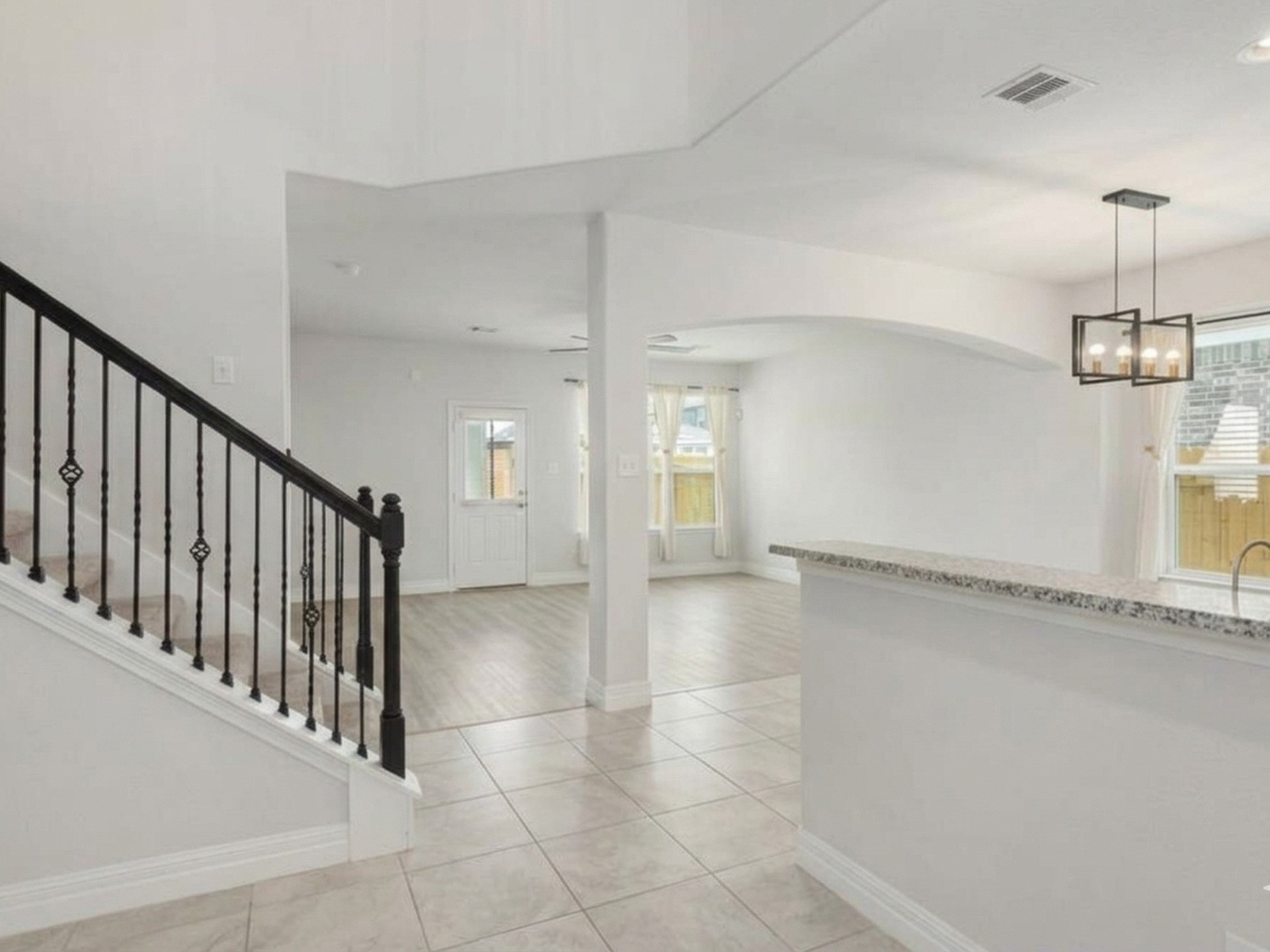 10048 Gold Finch Run Property Photo 6