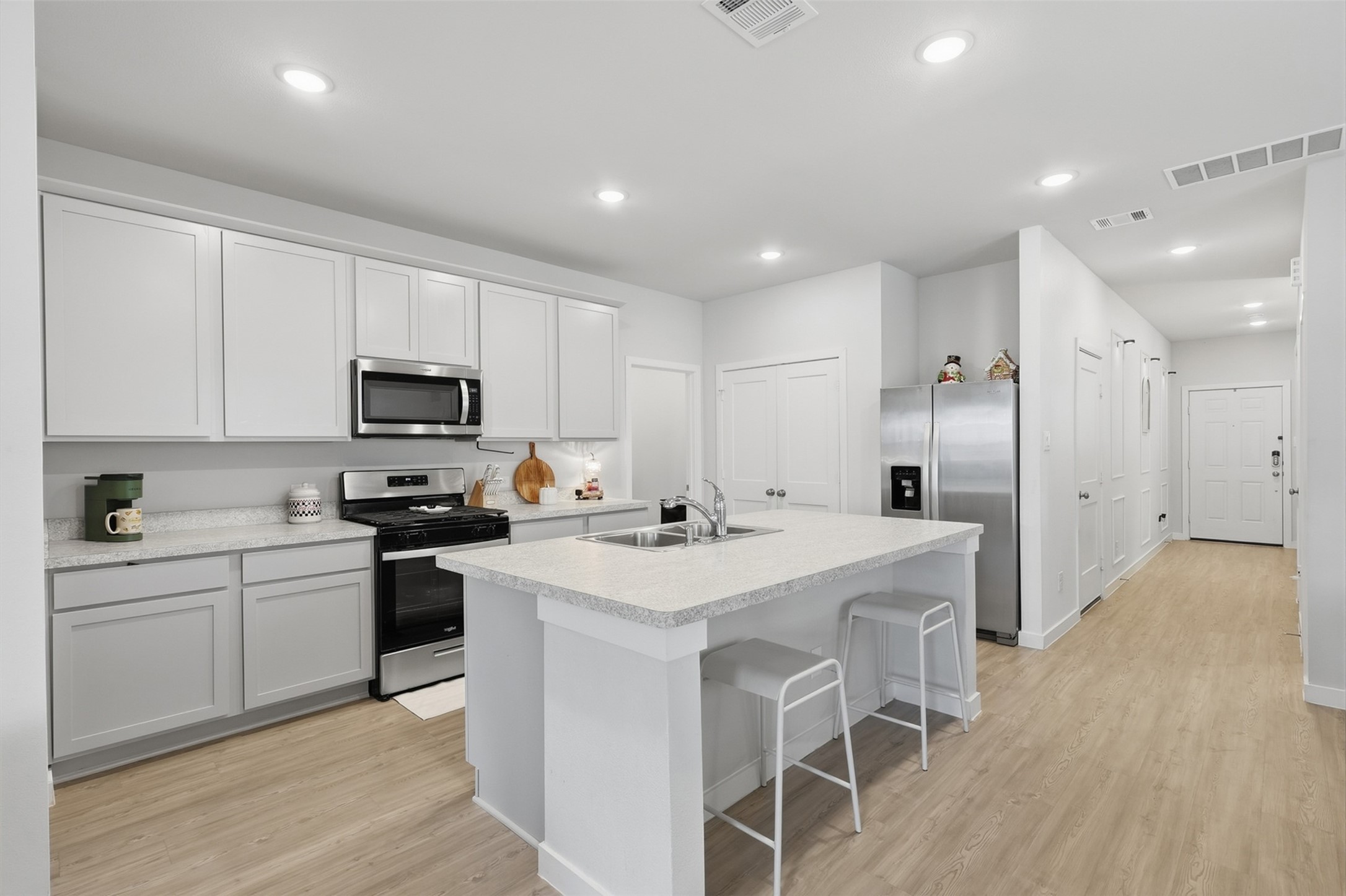 16835 Pandora Way Property Photo 4