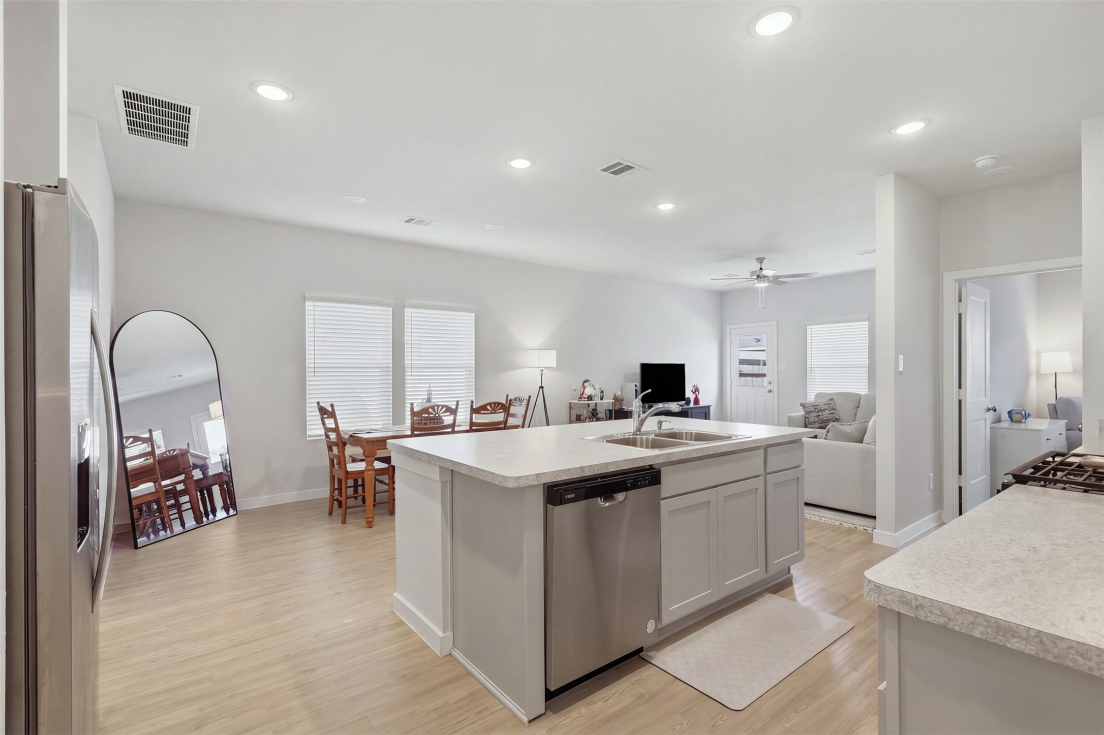 16835 Pandora Way Property Photo 5