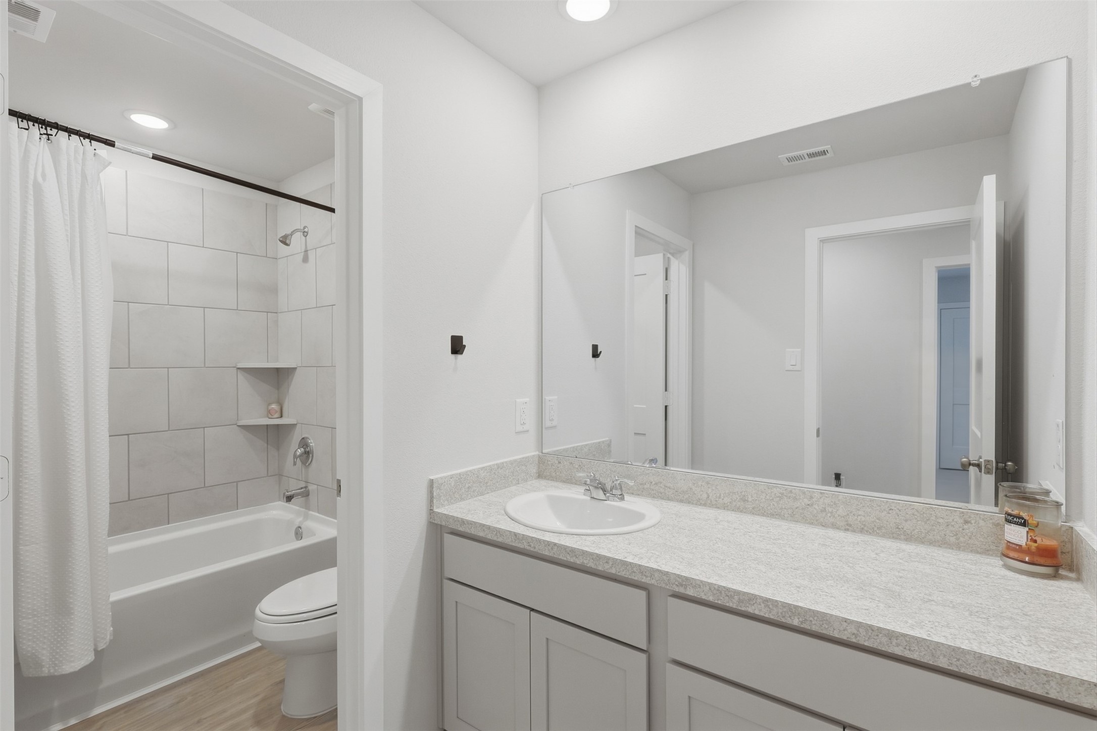 16835 Pandora Way Property Photo 11