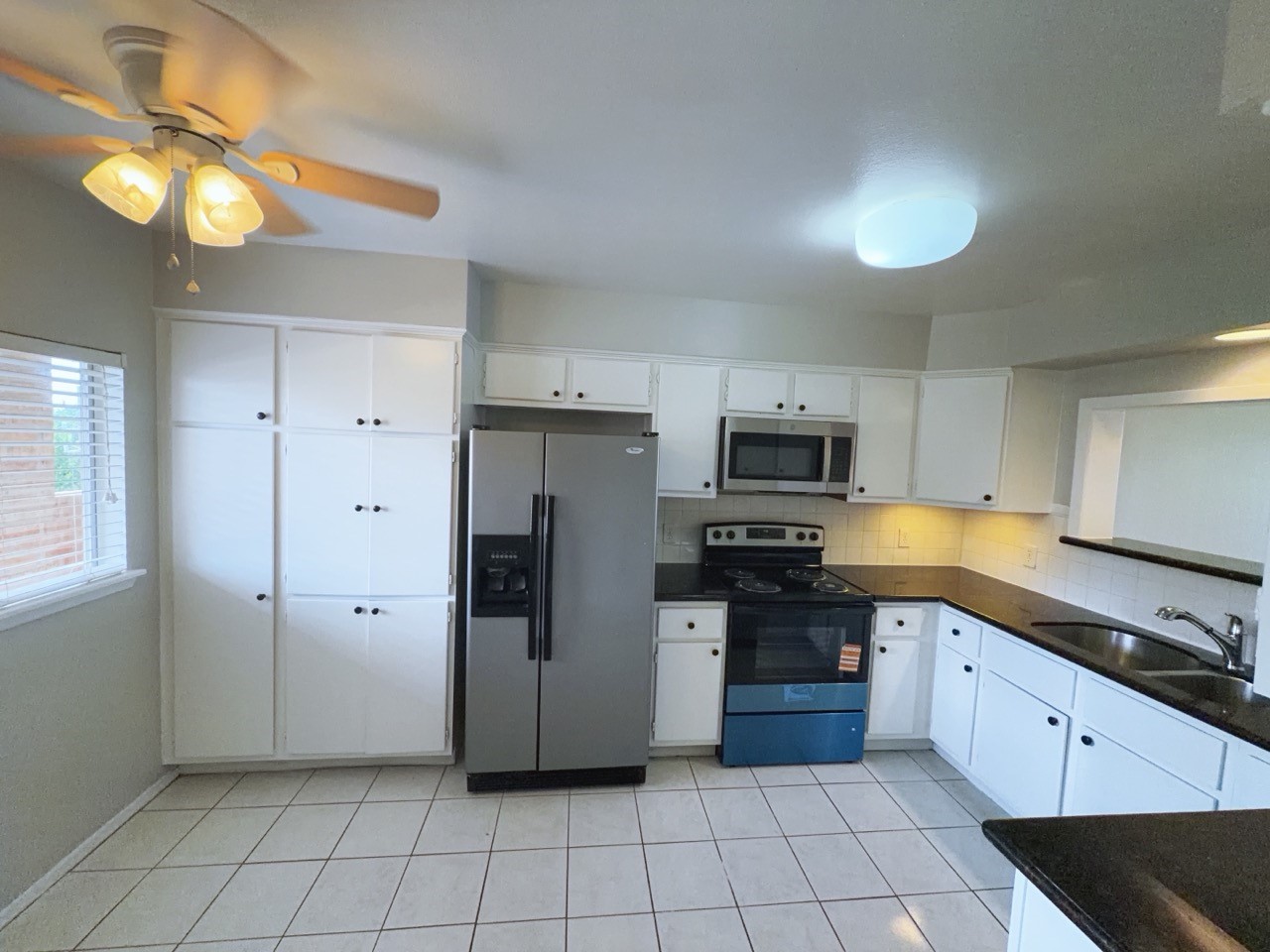 2210 Dorrington Street 405 Property Photo 5