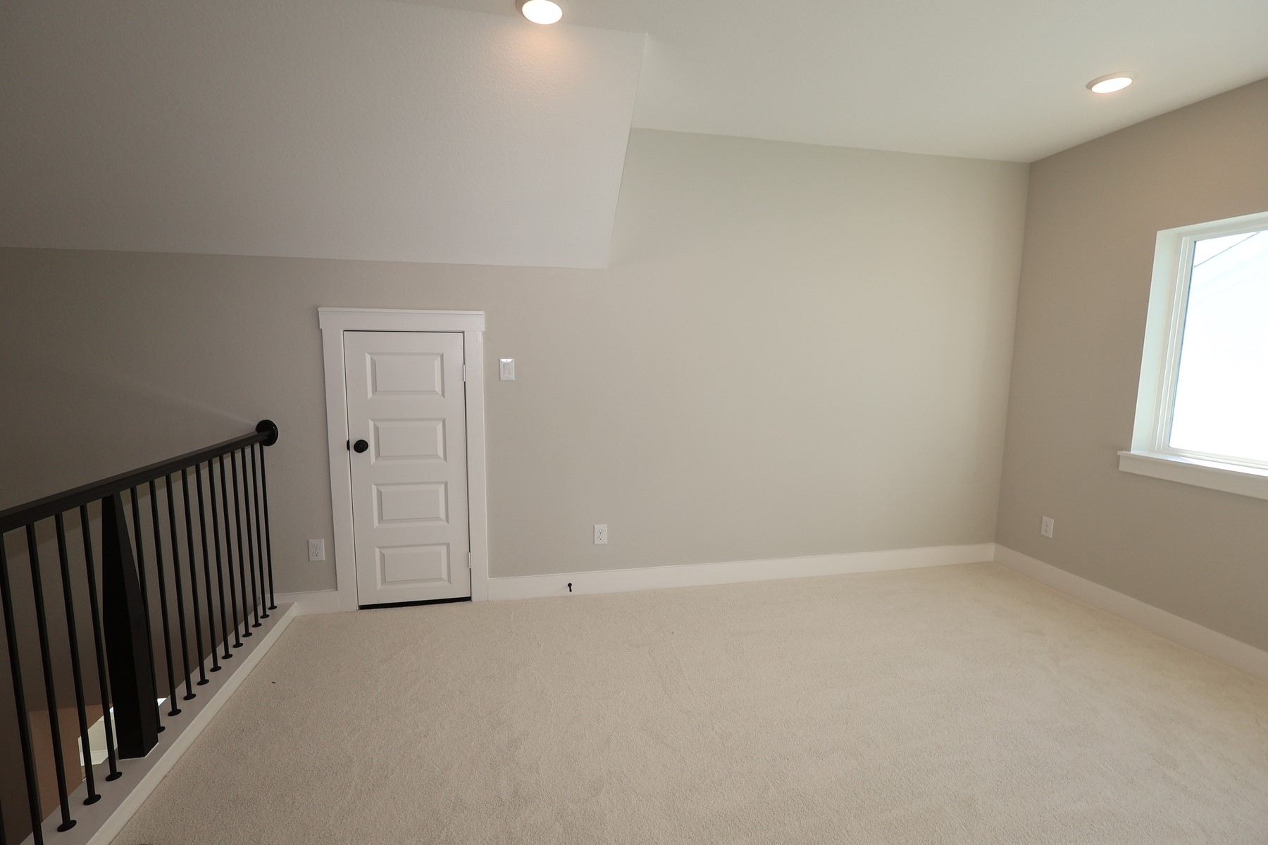 12118 Trailing Twilight Drive Property Photo 13