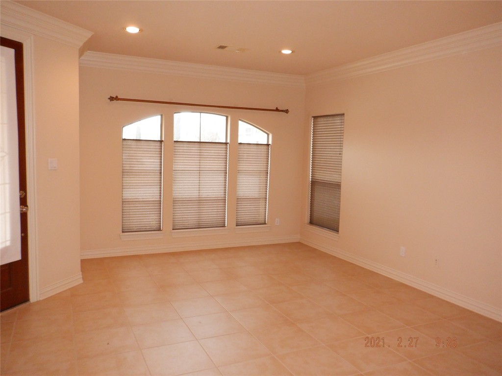 1903 Spring Cedar Lane Property Photo 4