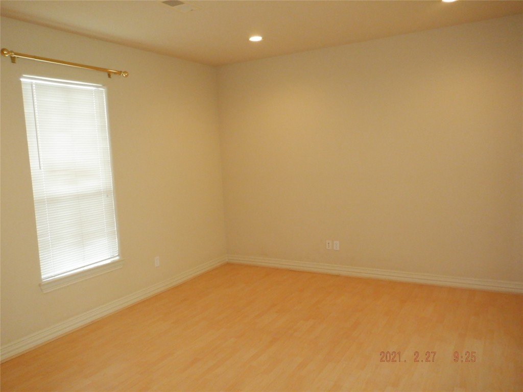 1903 Spring Cedar Lane Property Photo 8