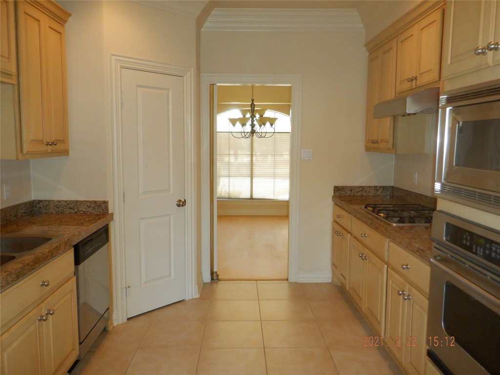 1903 Spring Cedar Lane Property Photo 9