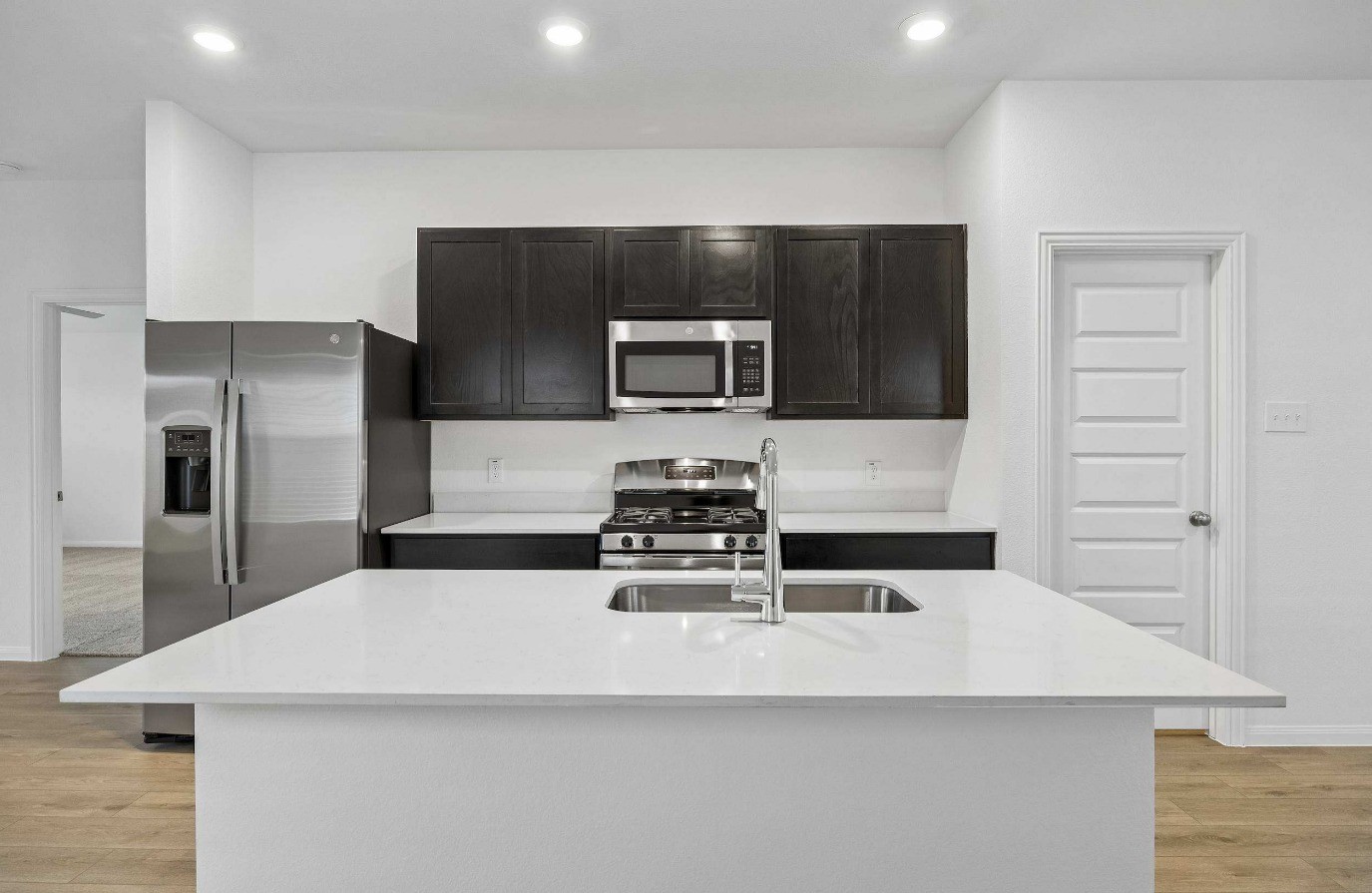 13803 Lago Vista Drive Property Photo 4