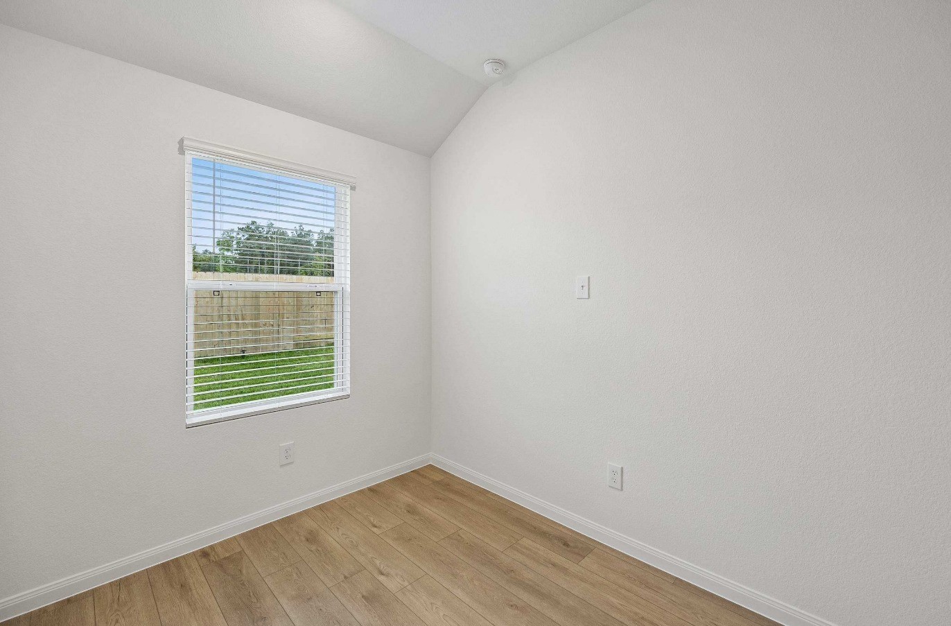 13803 Lago Vista Drive Property Photo 6