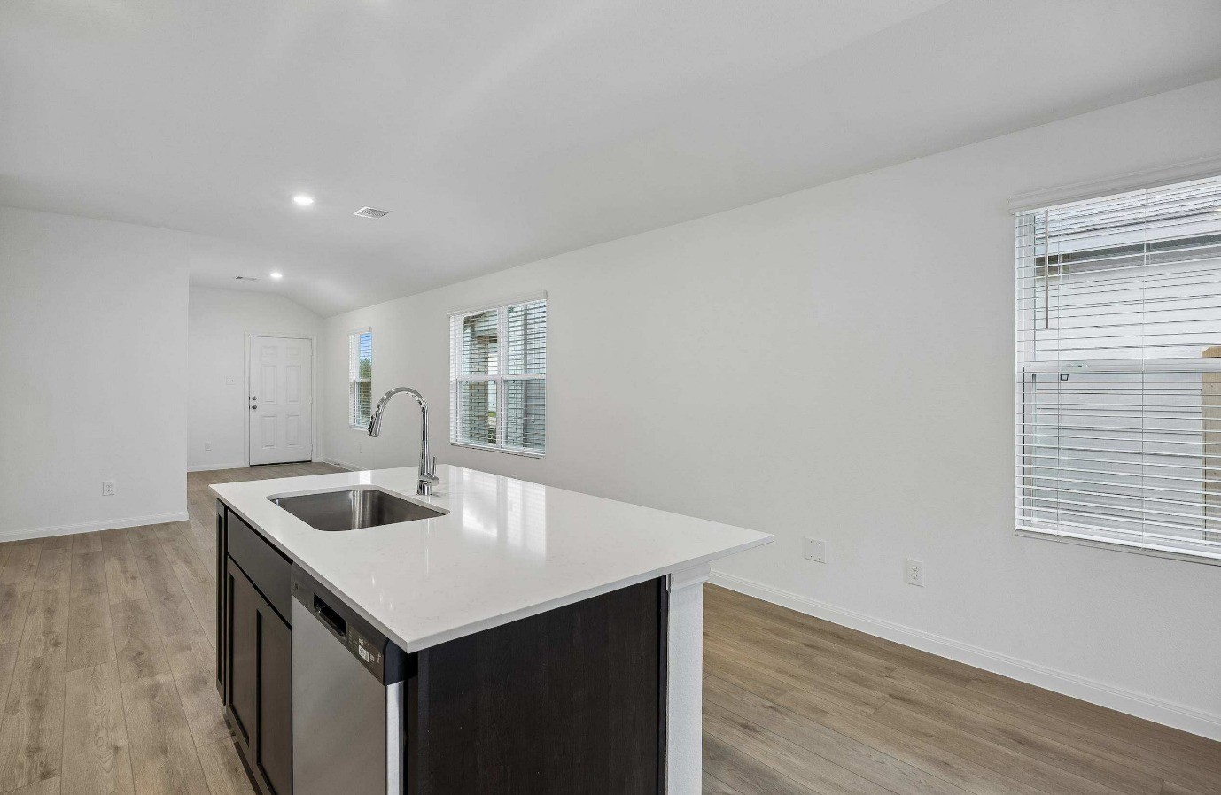 13803 Lago Vista Drive Property Photo 8
