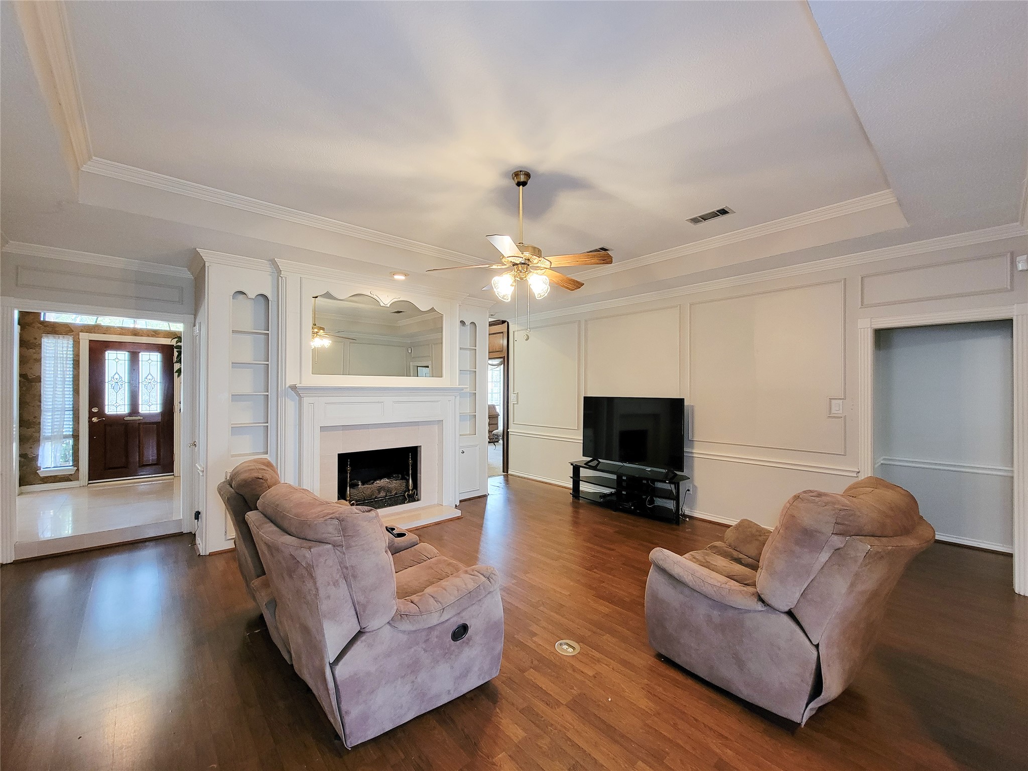 5810 Glenmere Lane Property Photo 3