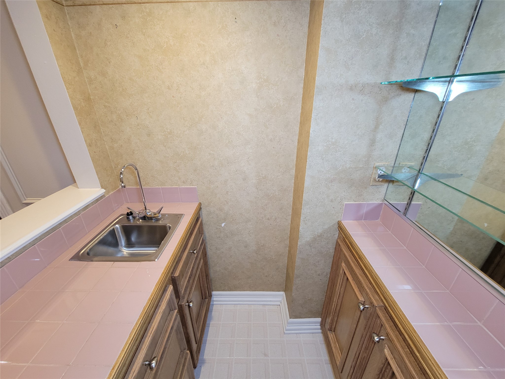 5810 Glenmere Lane Property Photo 17