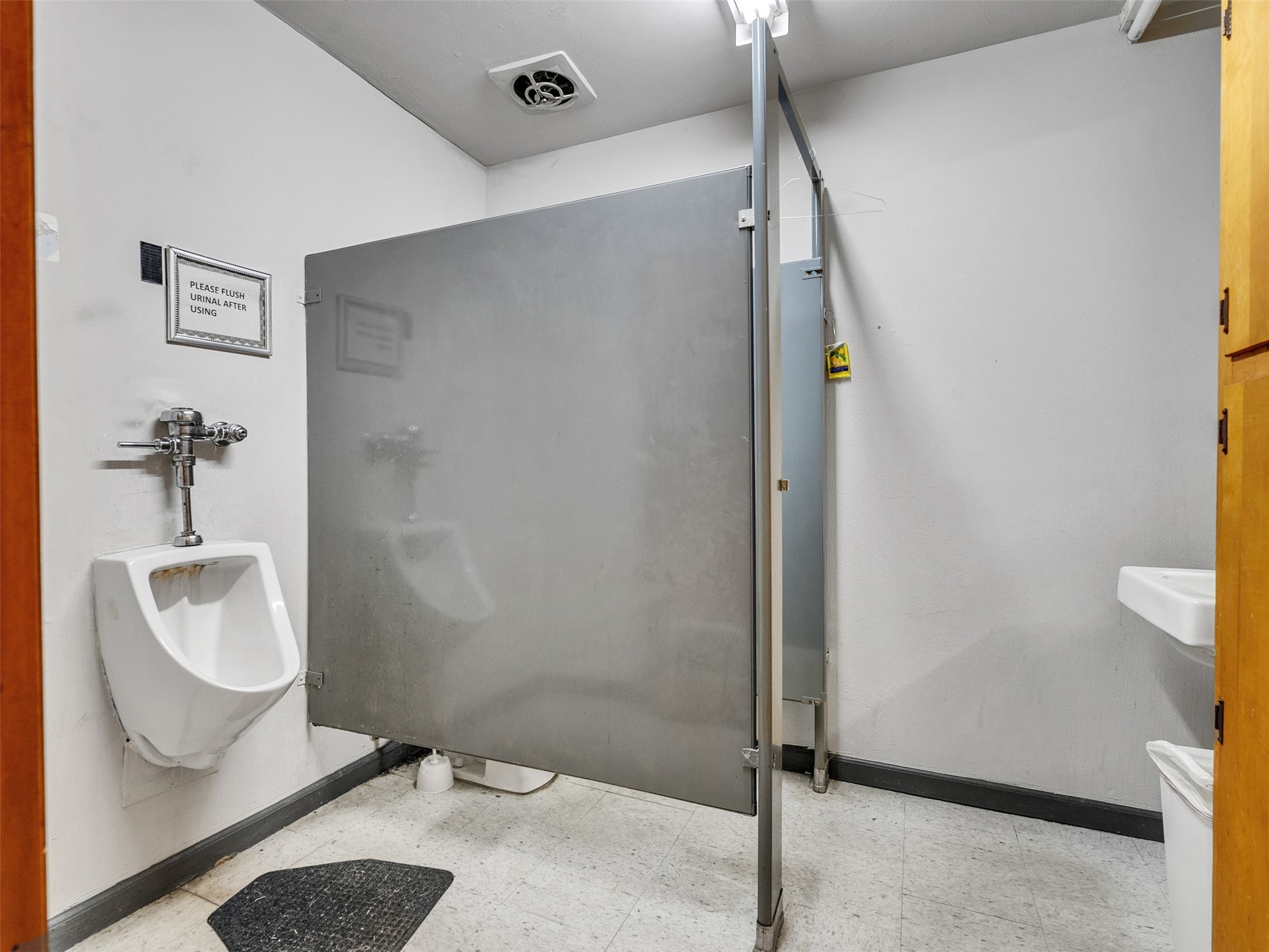 151 West Road Property Photo 21