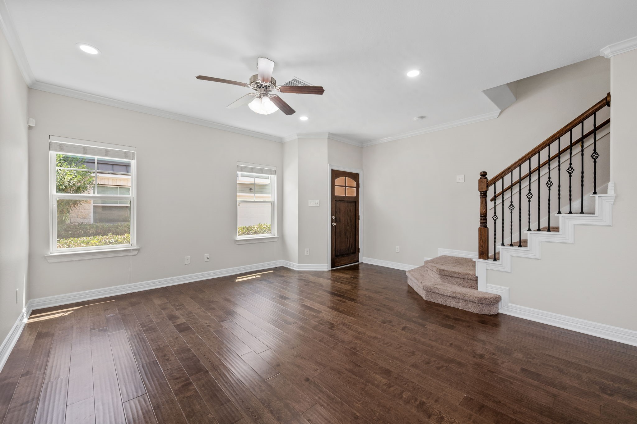 4827 Hardy Street Property Photo 3