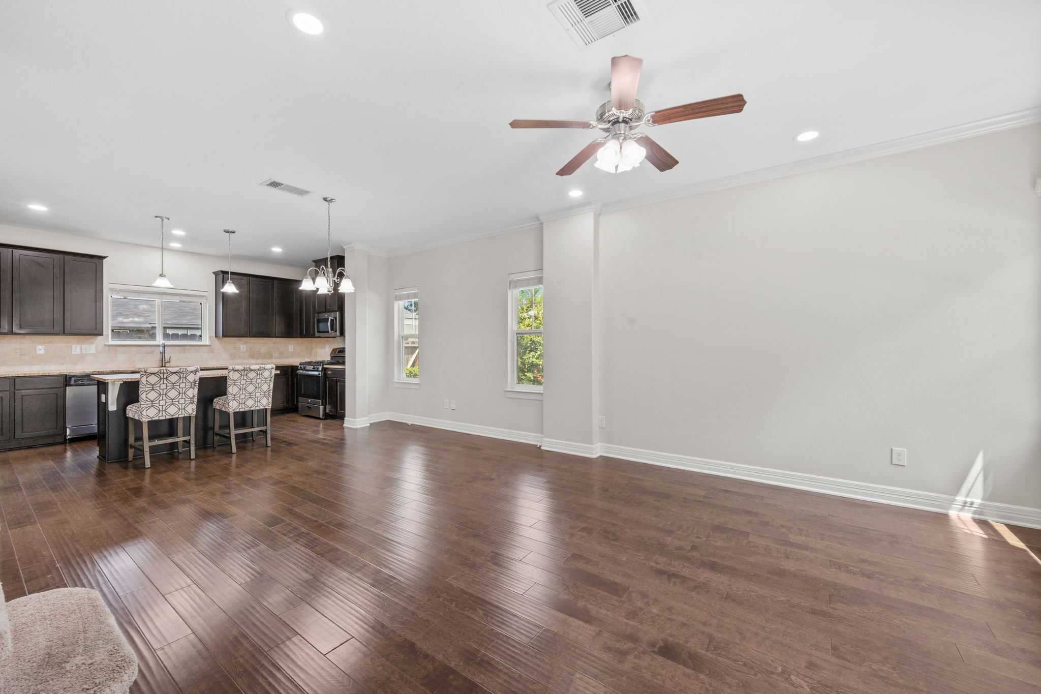 4827 Hardy Street Property Photo 5