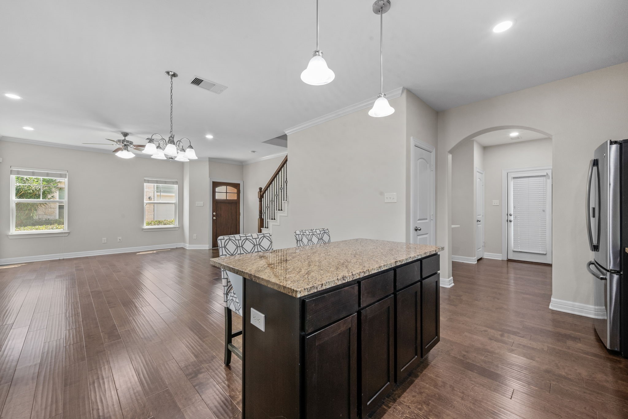 4827 Hardy Street Property Photo 9