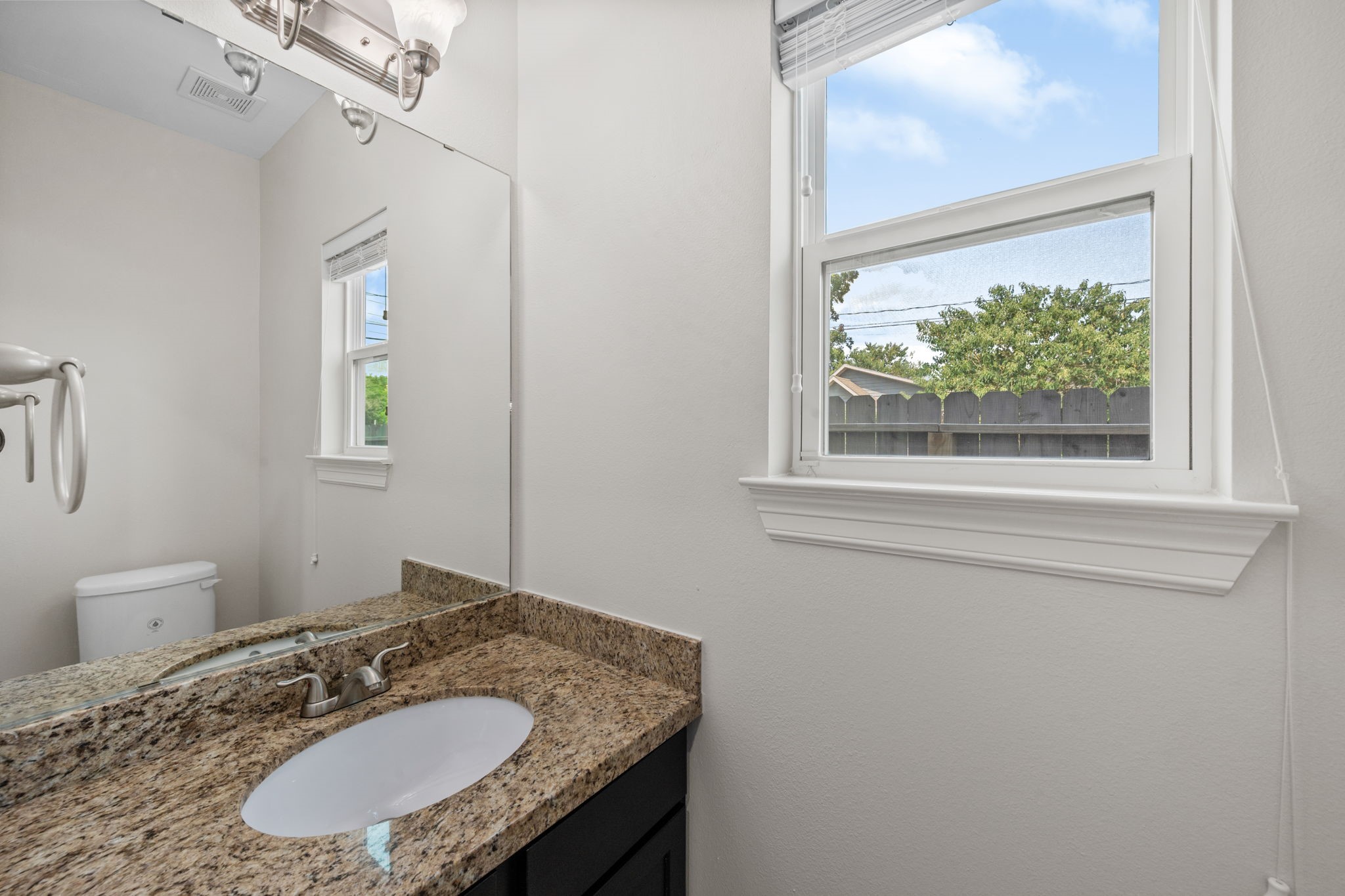 4827 Hardy Street Property Photo 11