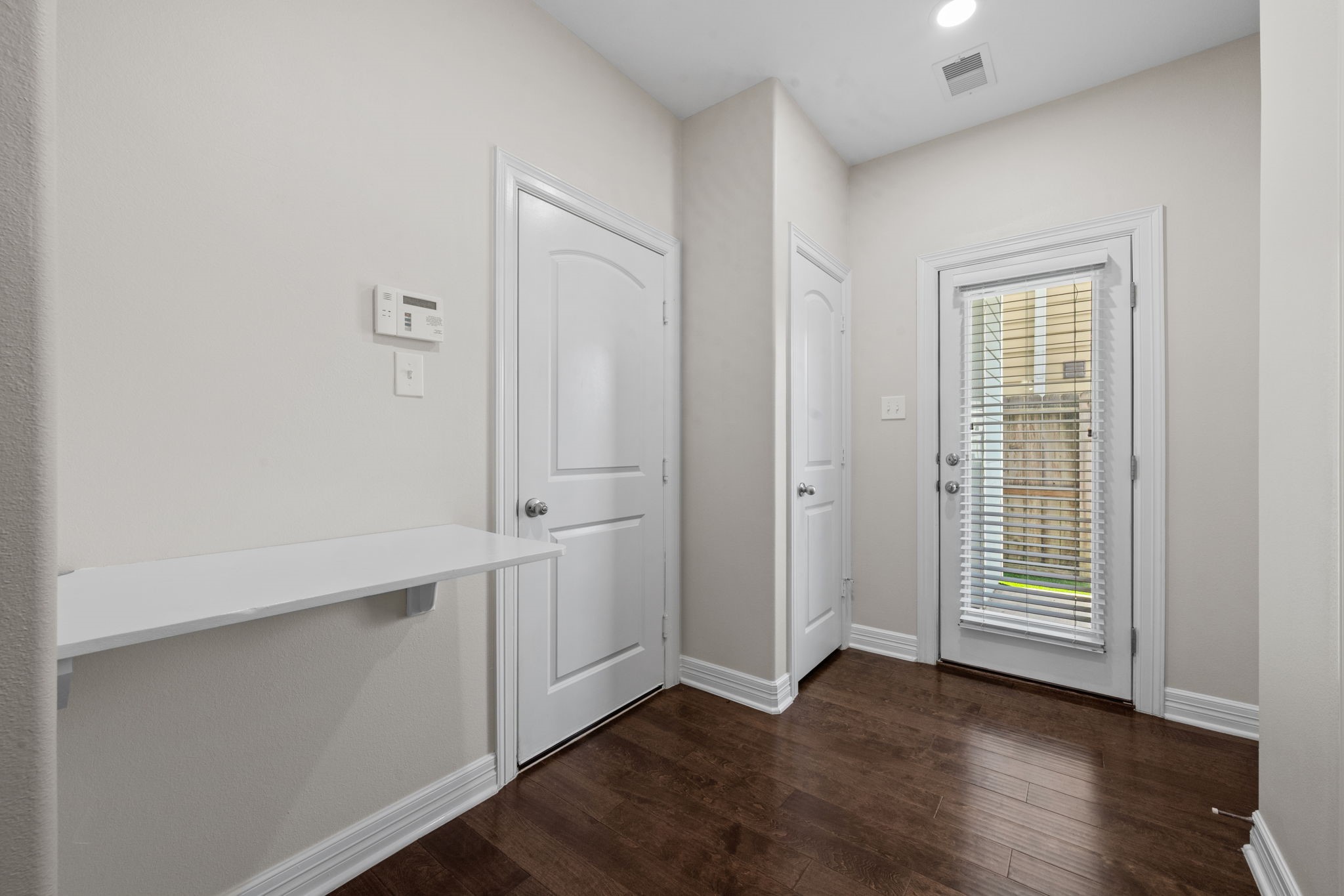 4827 Hardy Street Property Photo 12