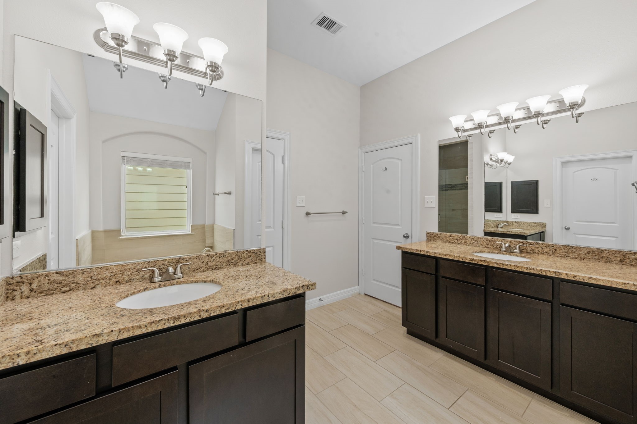 4827 Hardy Street Property Photo 17
