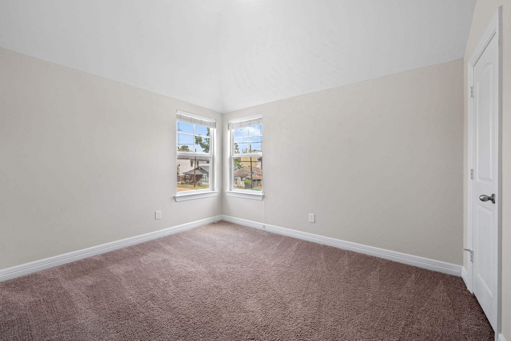 4827 Hardy Street Property Photo 22