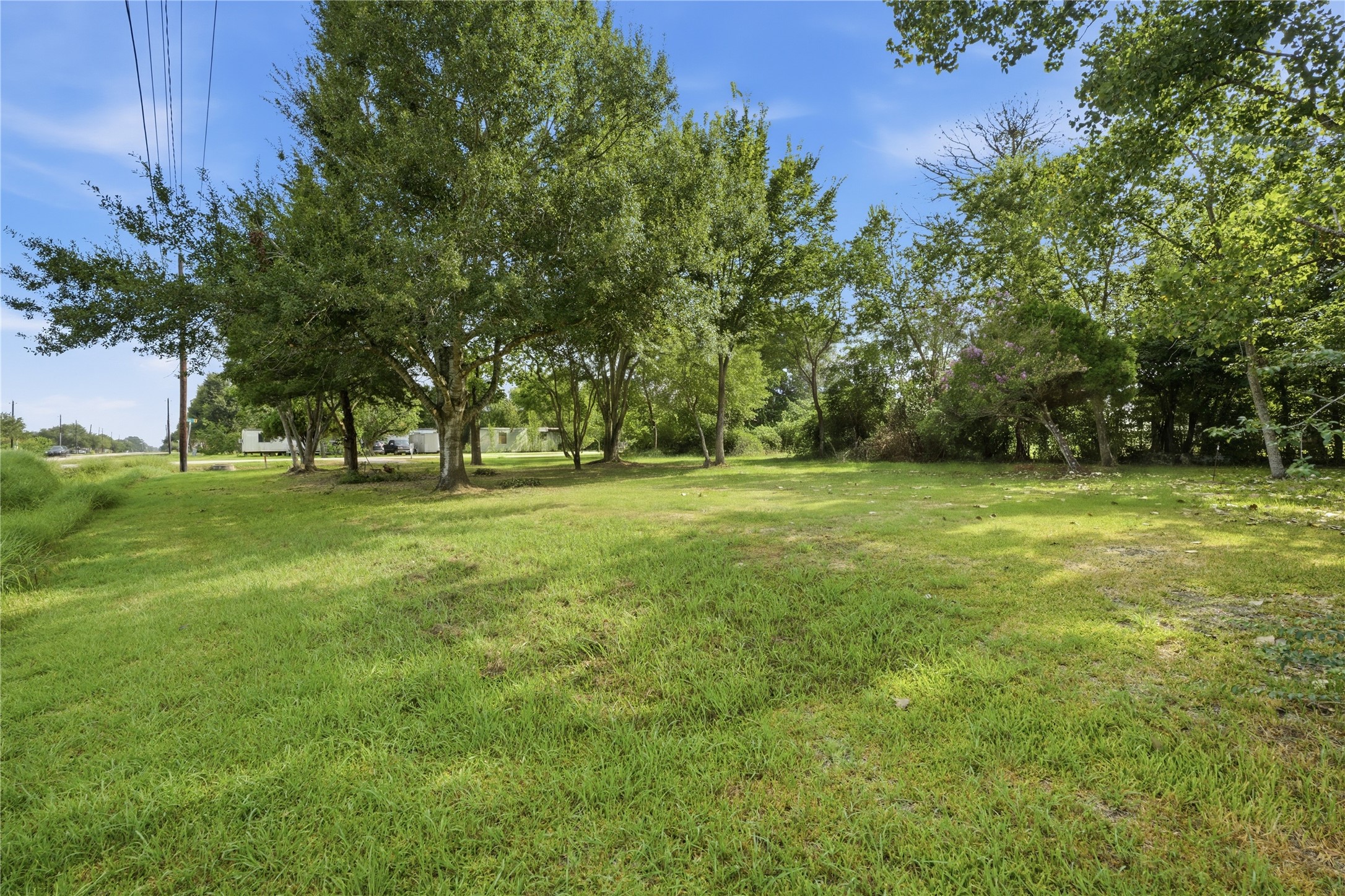 6102 Silver Drive Property Photo 2