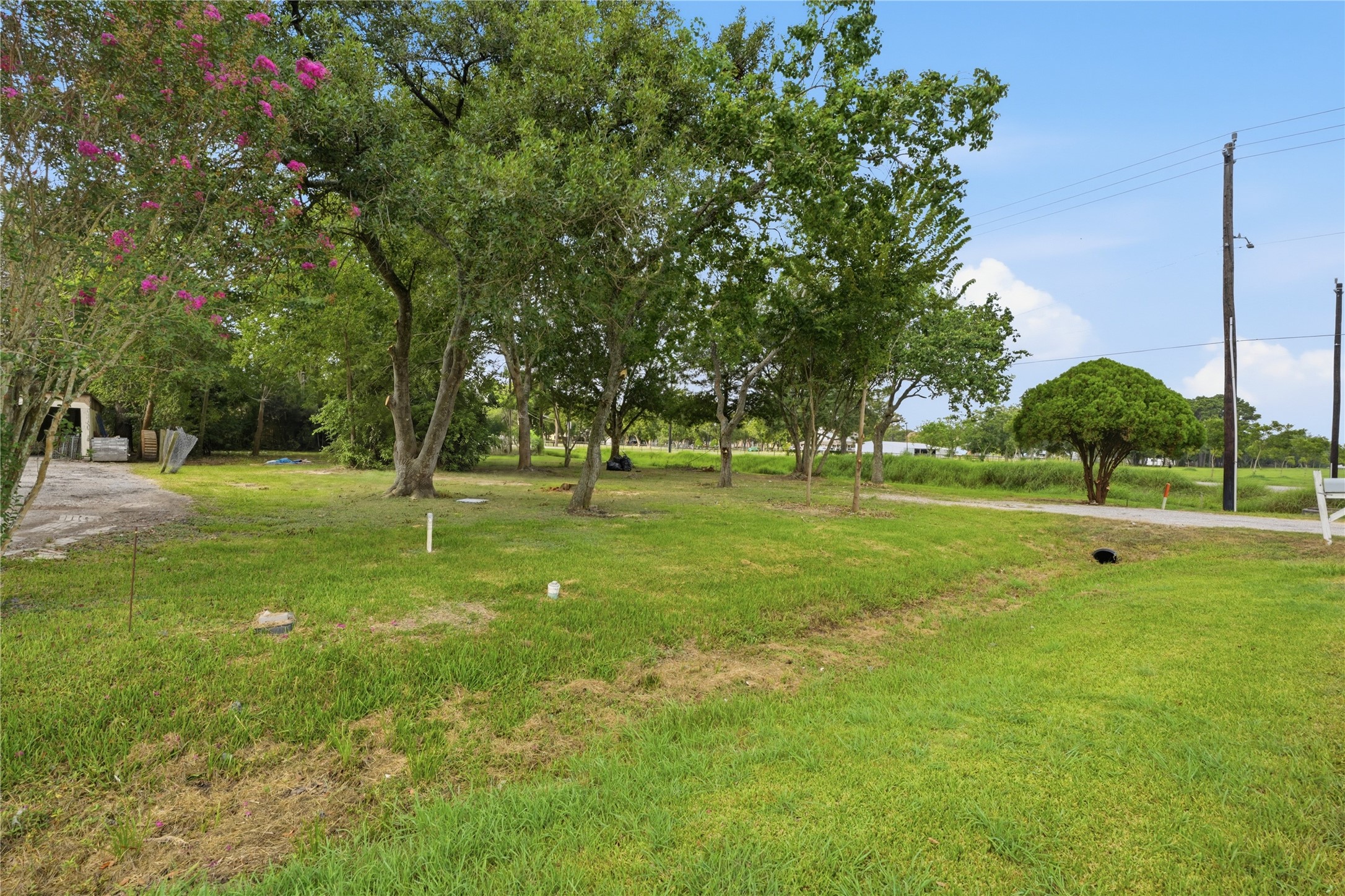 6102 Silver Drive Property Photo 8