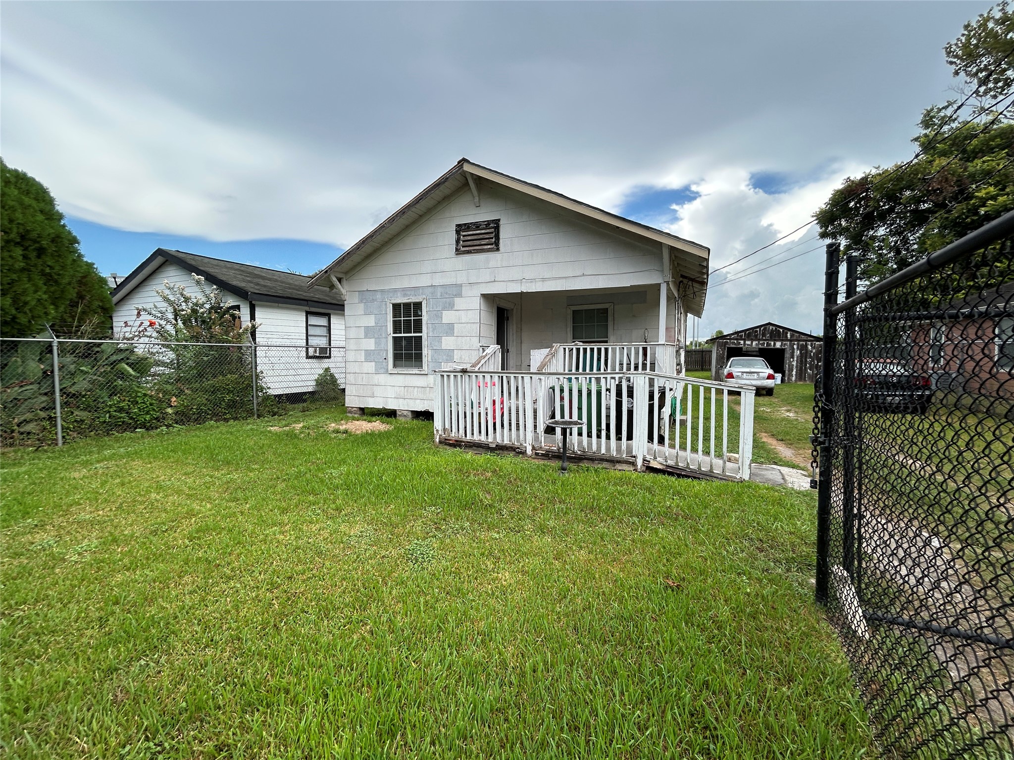 10612 Exeter St Property Photo 1