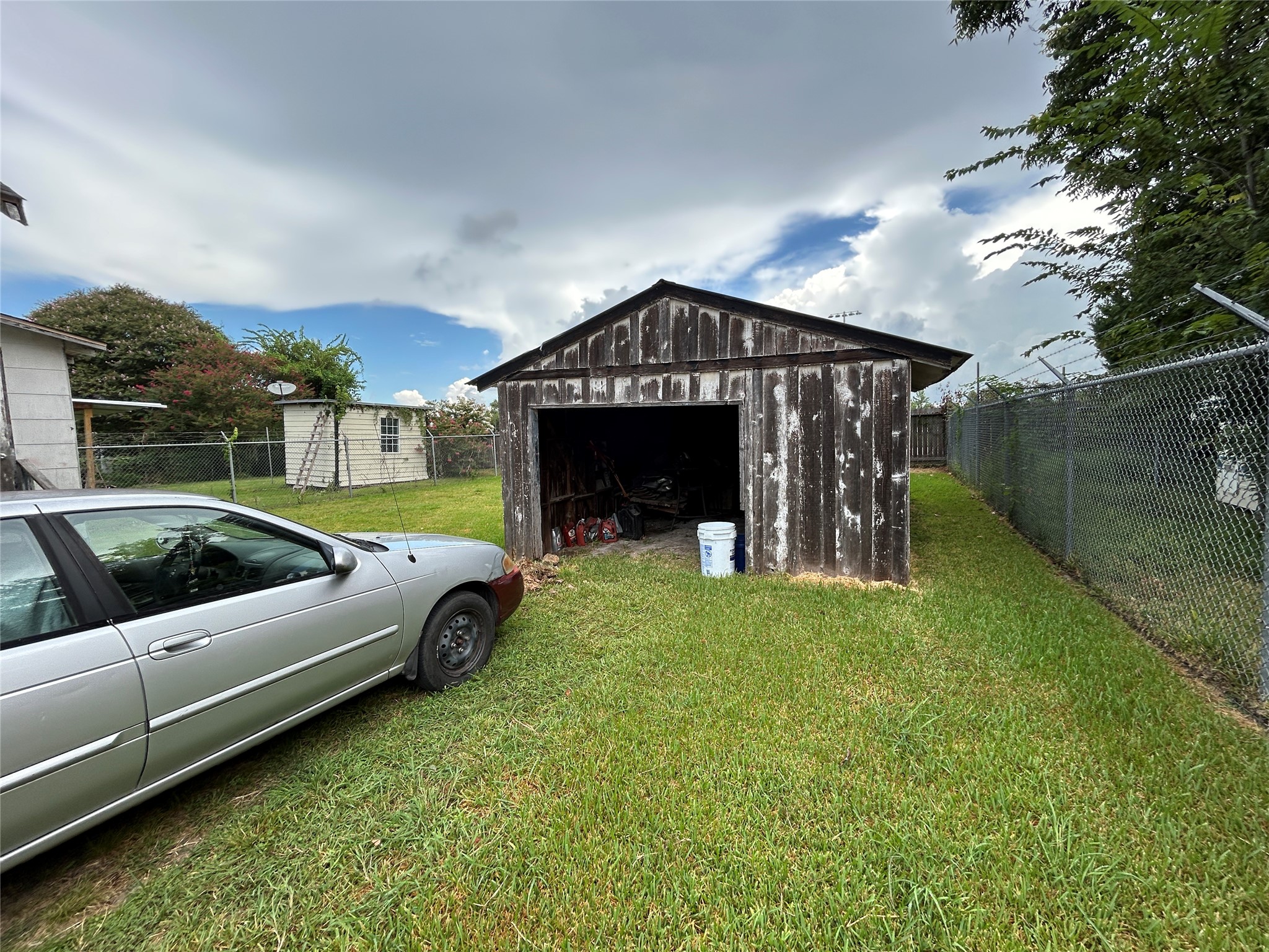 10612 Exeter St Property Photo 3