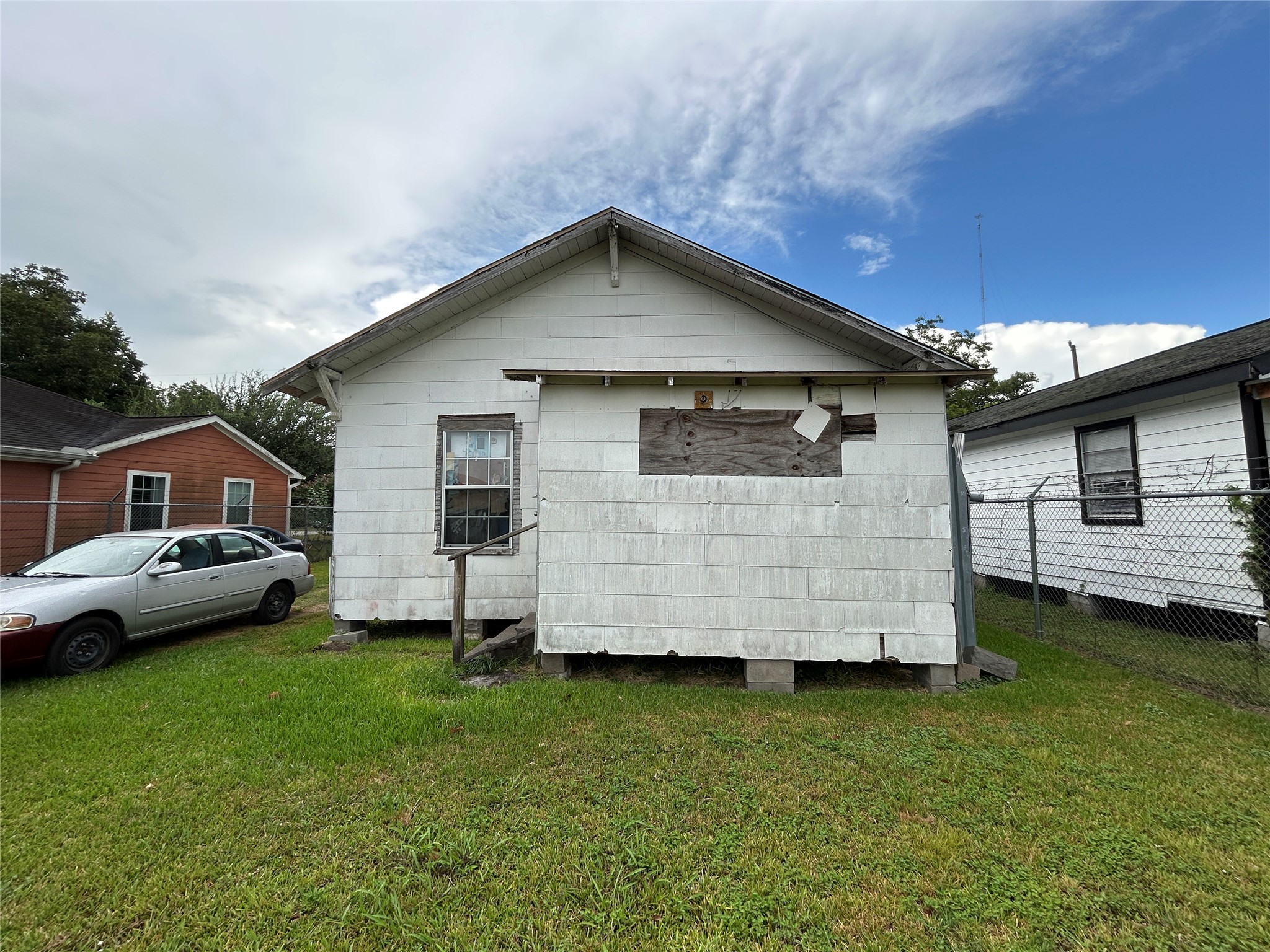 10612 Exeter St Property Photo 4