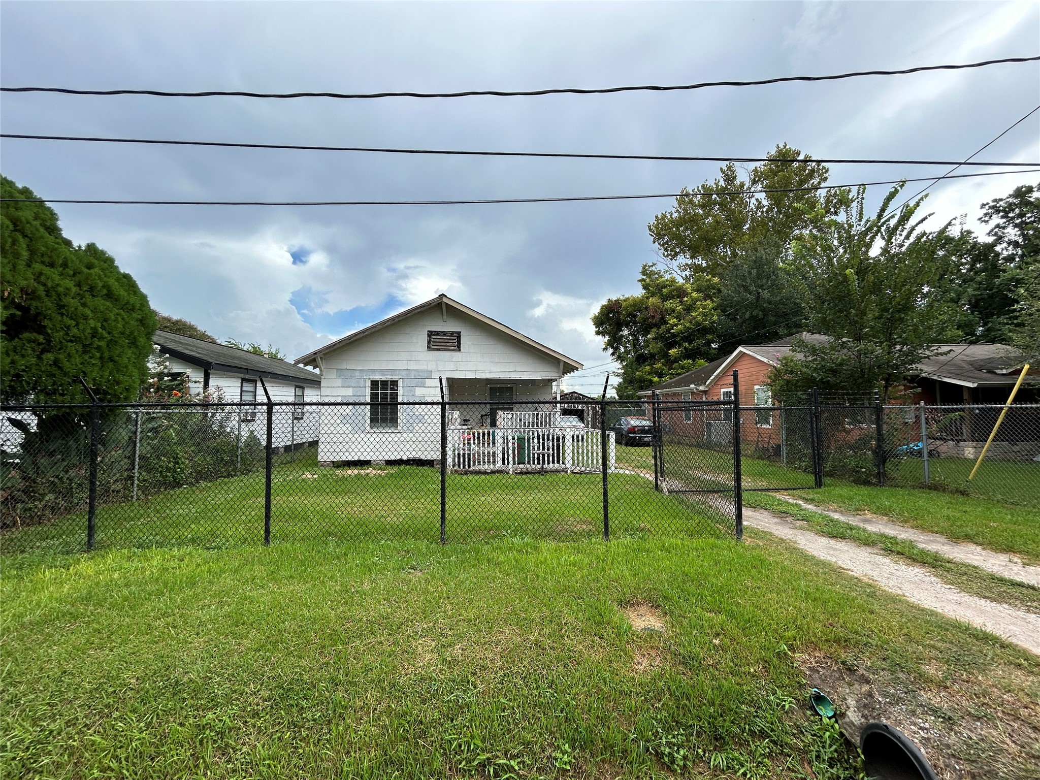 10612 Exeter St Property Photo 6