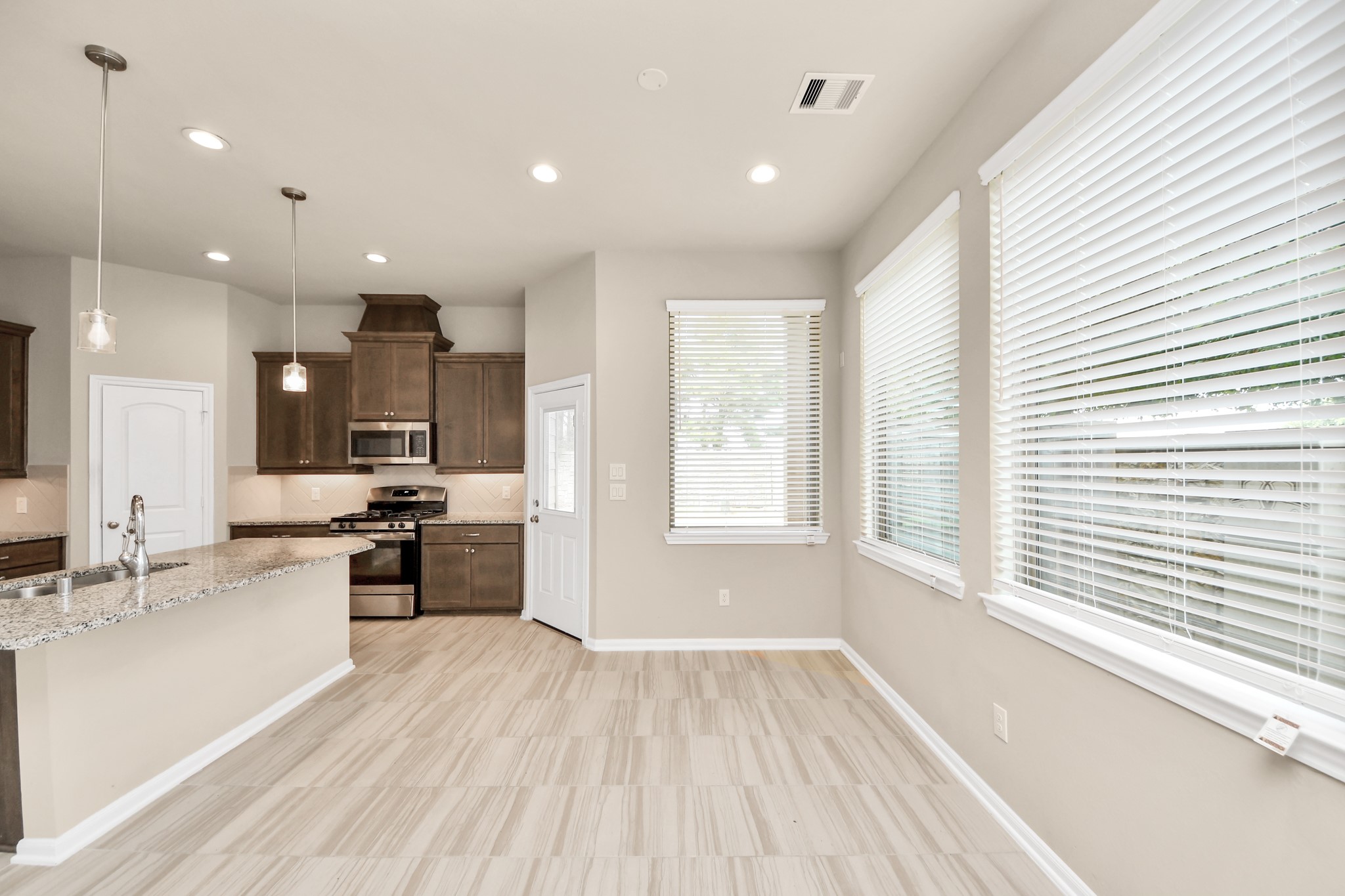 29102 Artic Brook Lane Property Photo 6