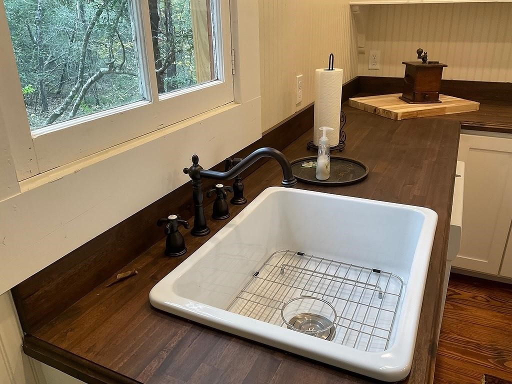 8222 Highway 105 3 Property Photo 6