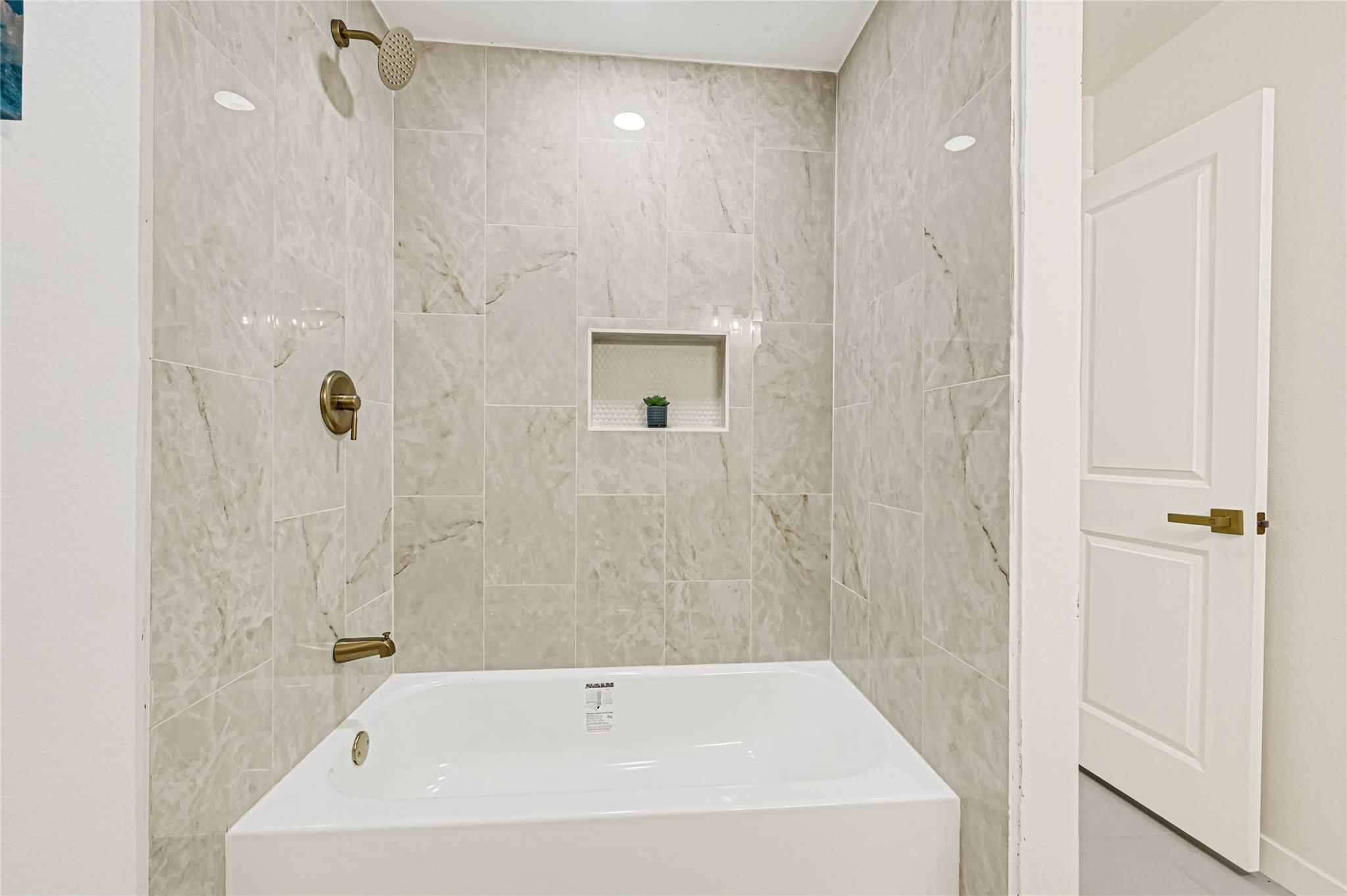 11102 Sagecanyon Drive, Houston Tx 77089 Property Photo 14