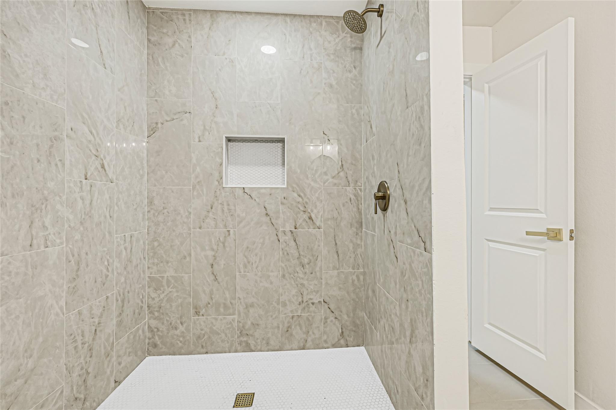 11102 Sagecanyon Drive, Houston Tx 77089 Property Photo 16
