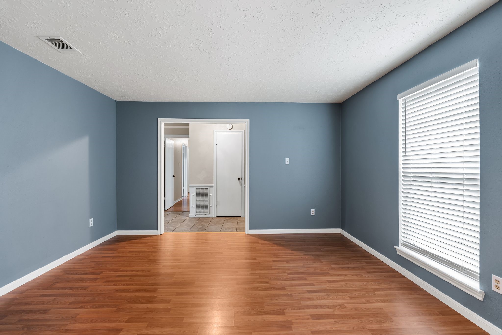 13714 Lynnwood Lane Property Photo 6
