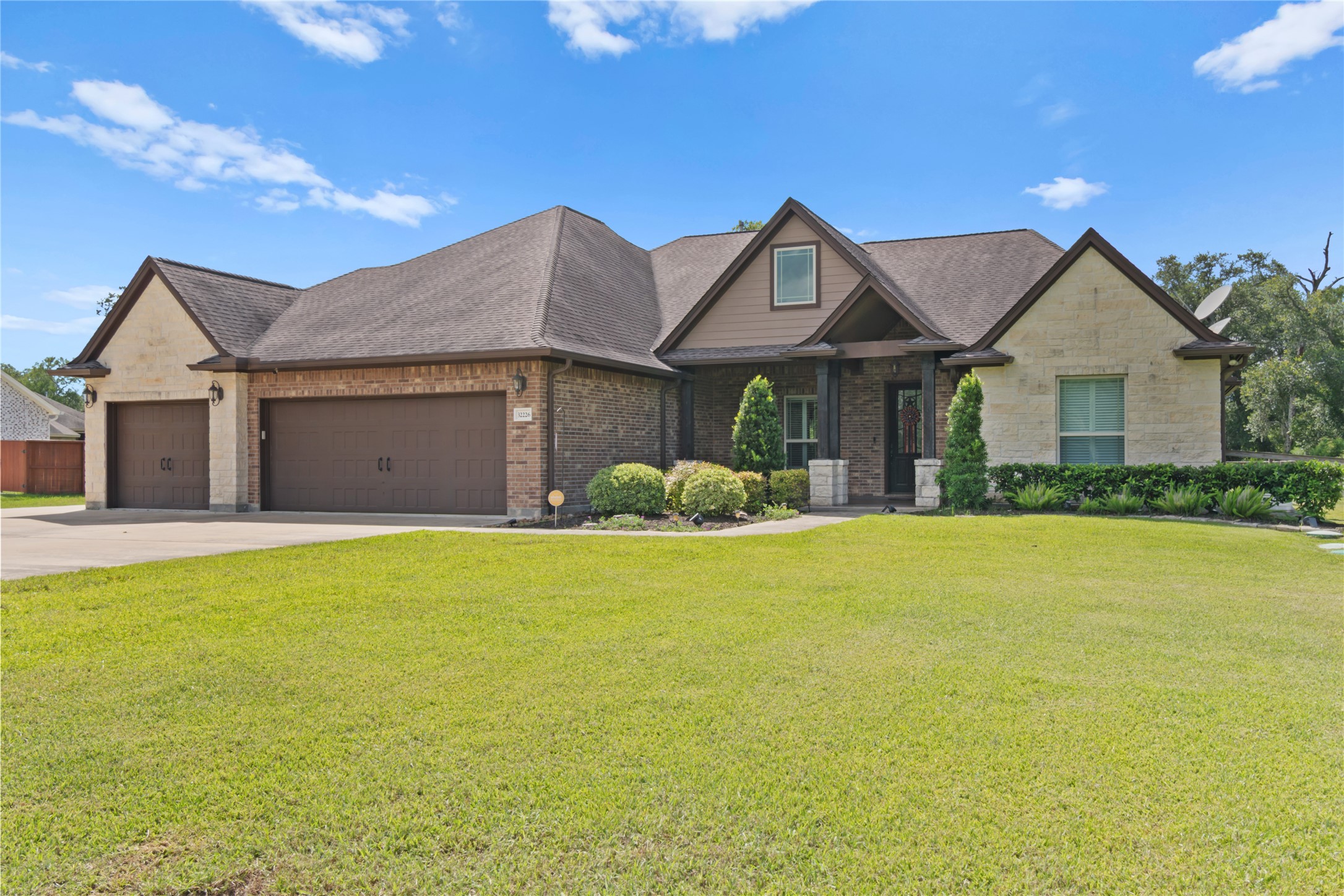 32226 Bayou Bend Property Photo 1
