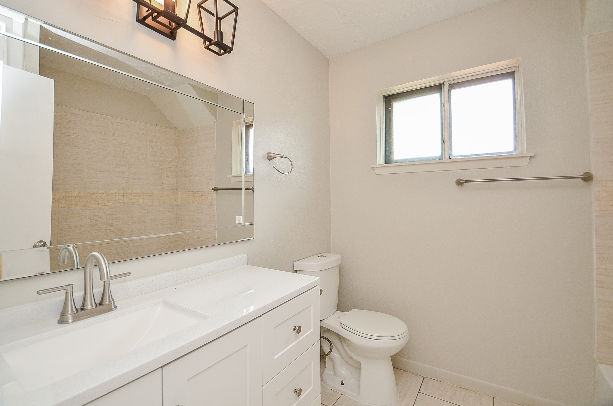 12266 Huntington Venture Drive Property Photo 6