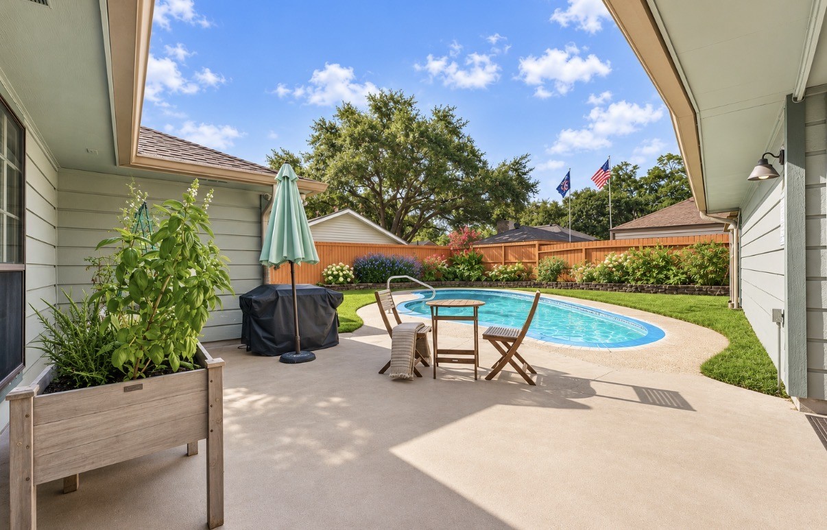 1858 Eagle Falls Drive Property Photo 4