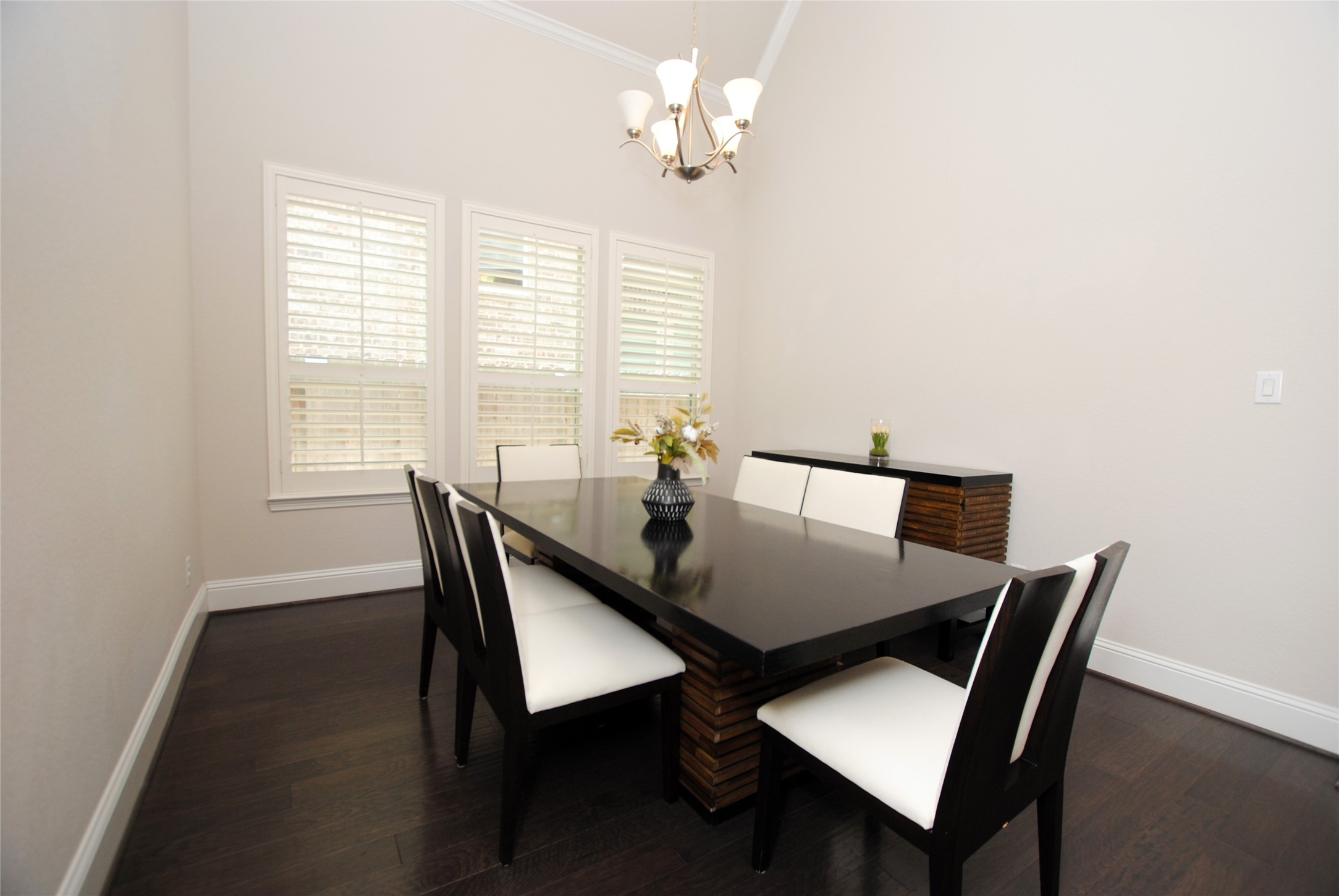 2032 Arrowood Glen Drive Property Photo 9