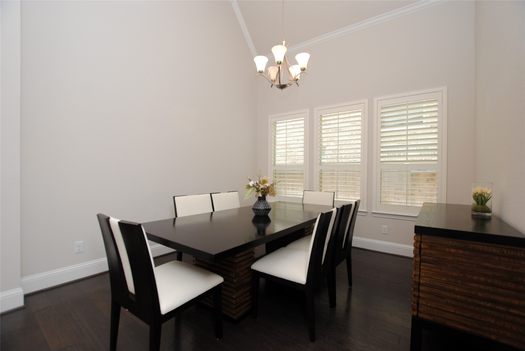 2032 Arrowood Glen Drive Property Photo 10