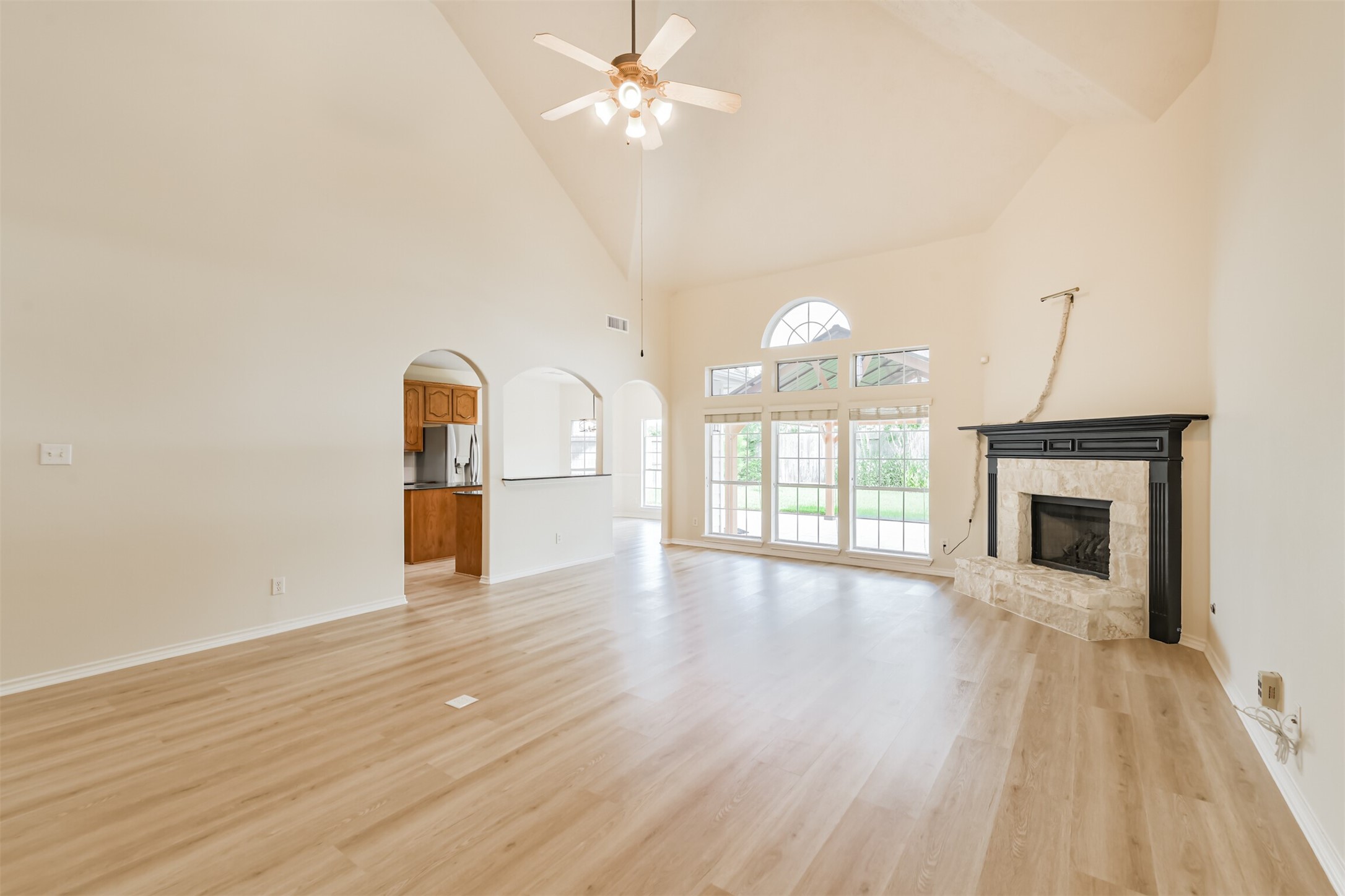 11918 Mariposa Canyon Drive Property Photo 13