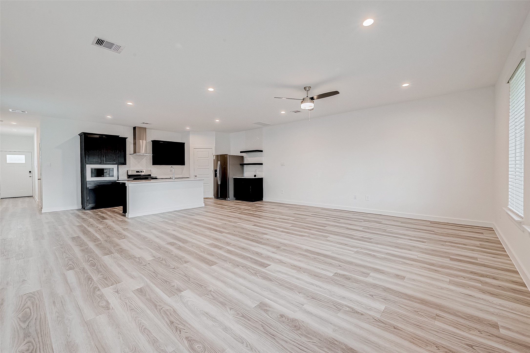 3204 Crown Gate Drive Property Photo 6