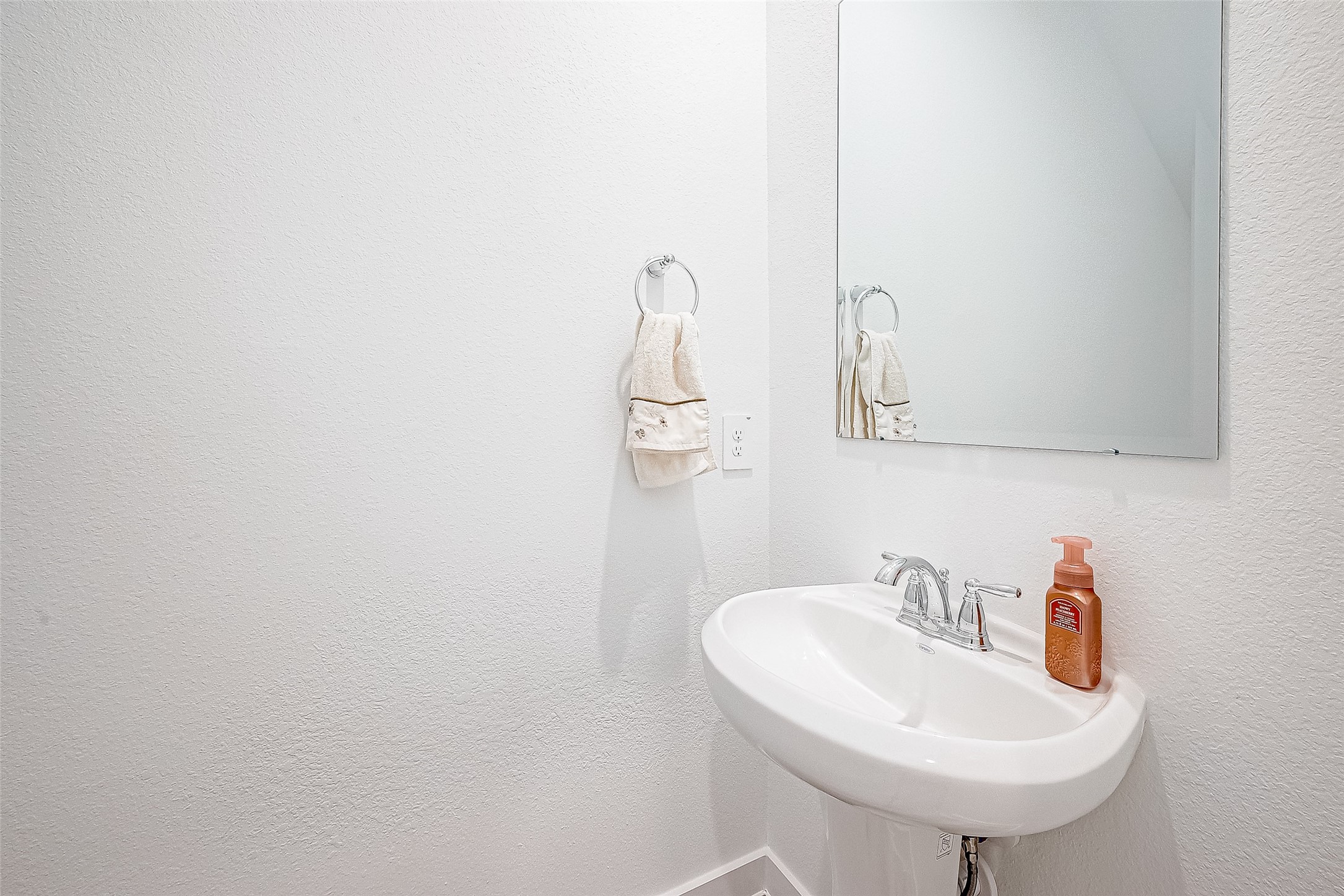 3204 Crown Gate Drive Property Photo 15