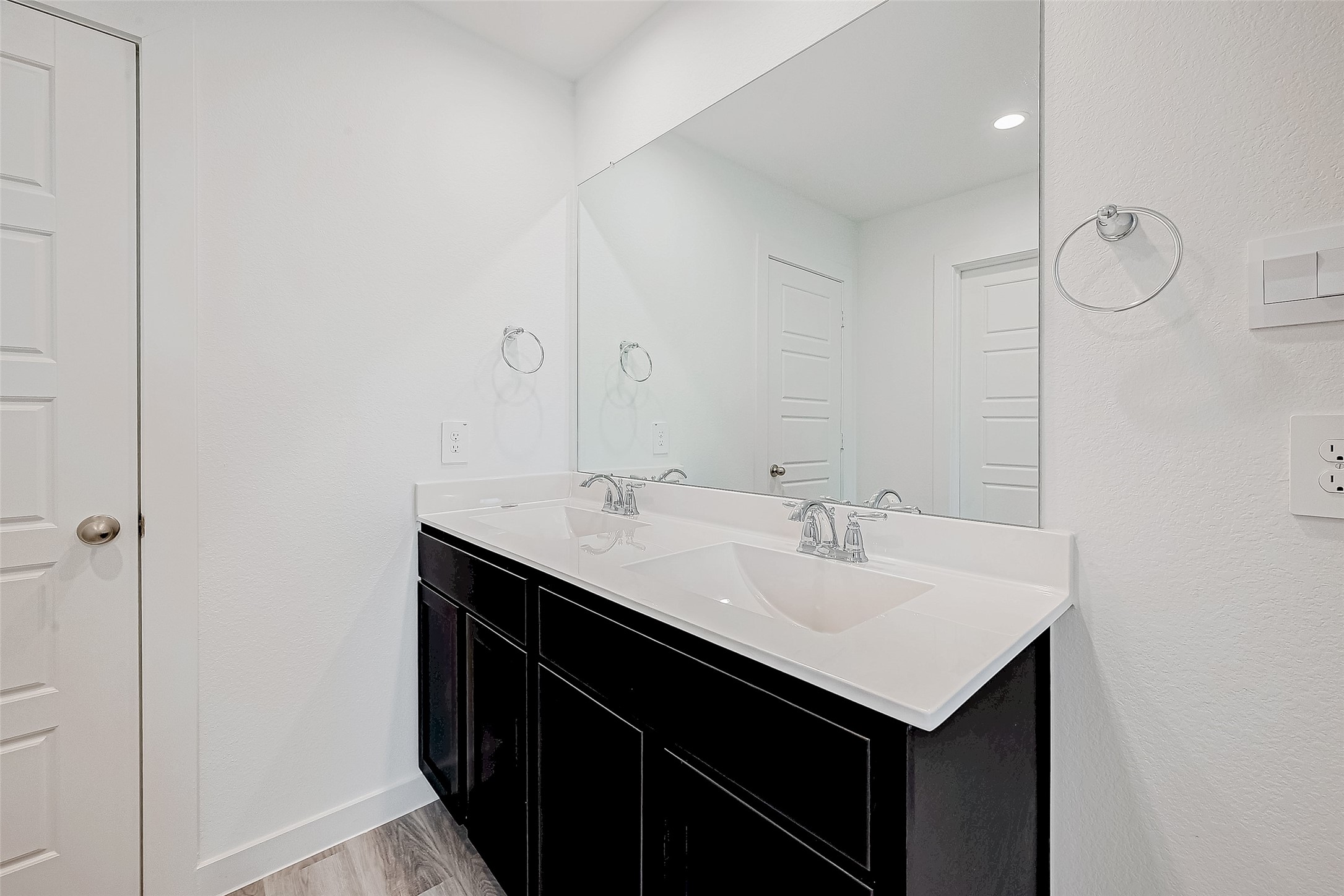3204 Crown Gate Drive Property Photo 30
